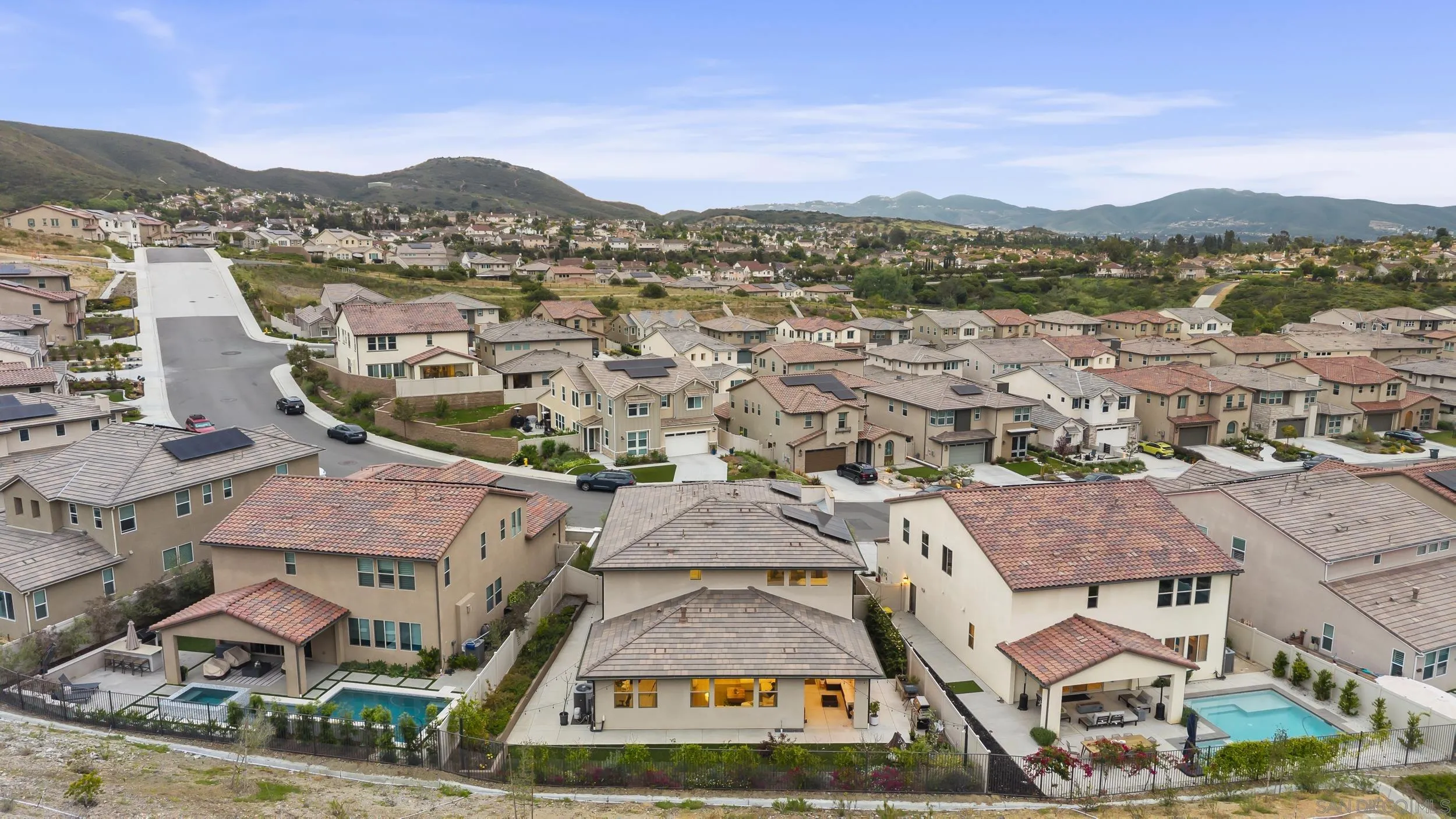 https://cdn.realtyfeed.com/cdn/127/260009413/29a13d8c11186a9056c77a406226b88f.webp