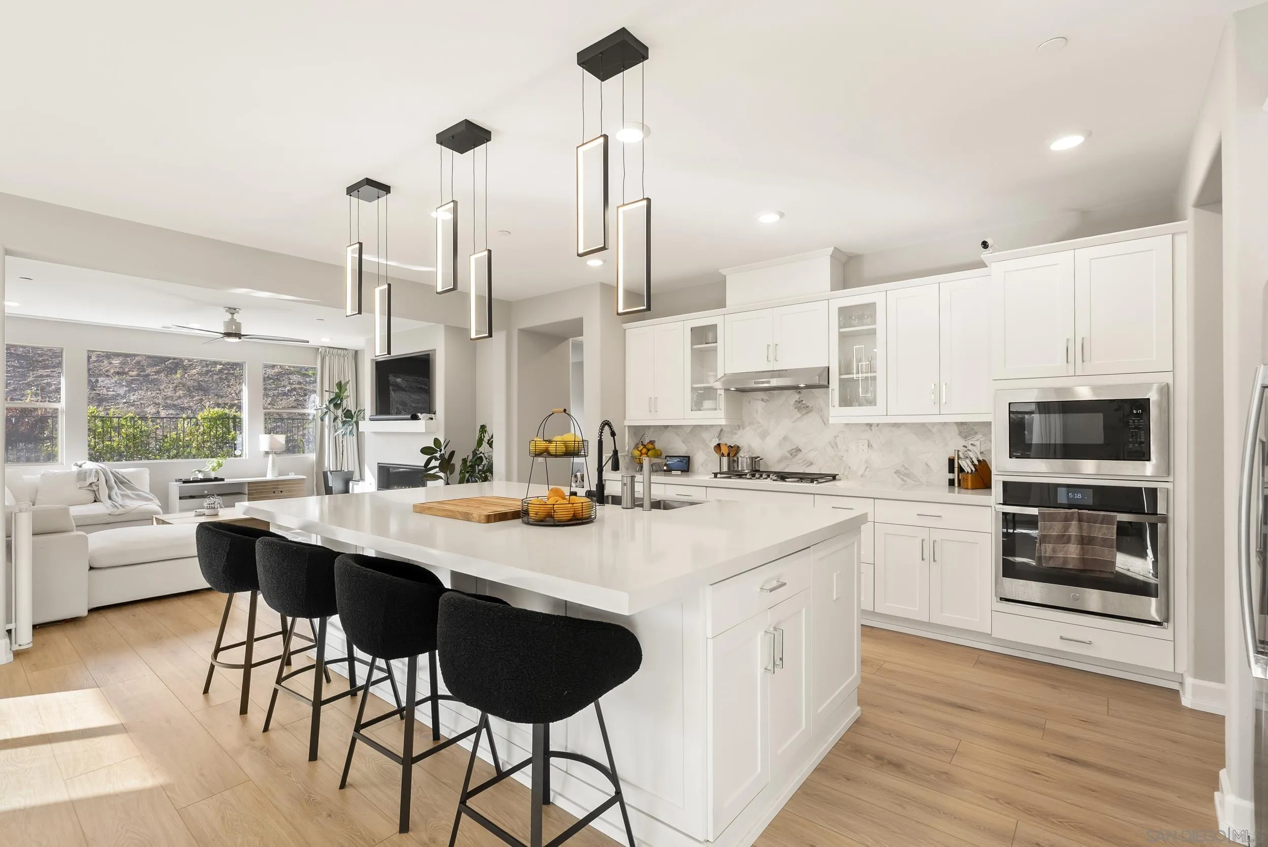 https://cdn.realtyfeed.com/cdn/127/260009413/57e1d399679019d3c3c7860b75c7213f.webp