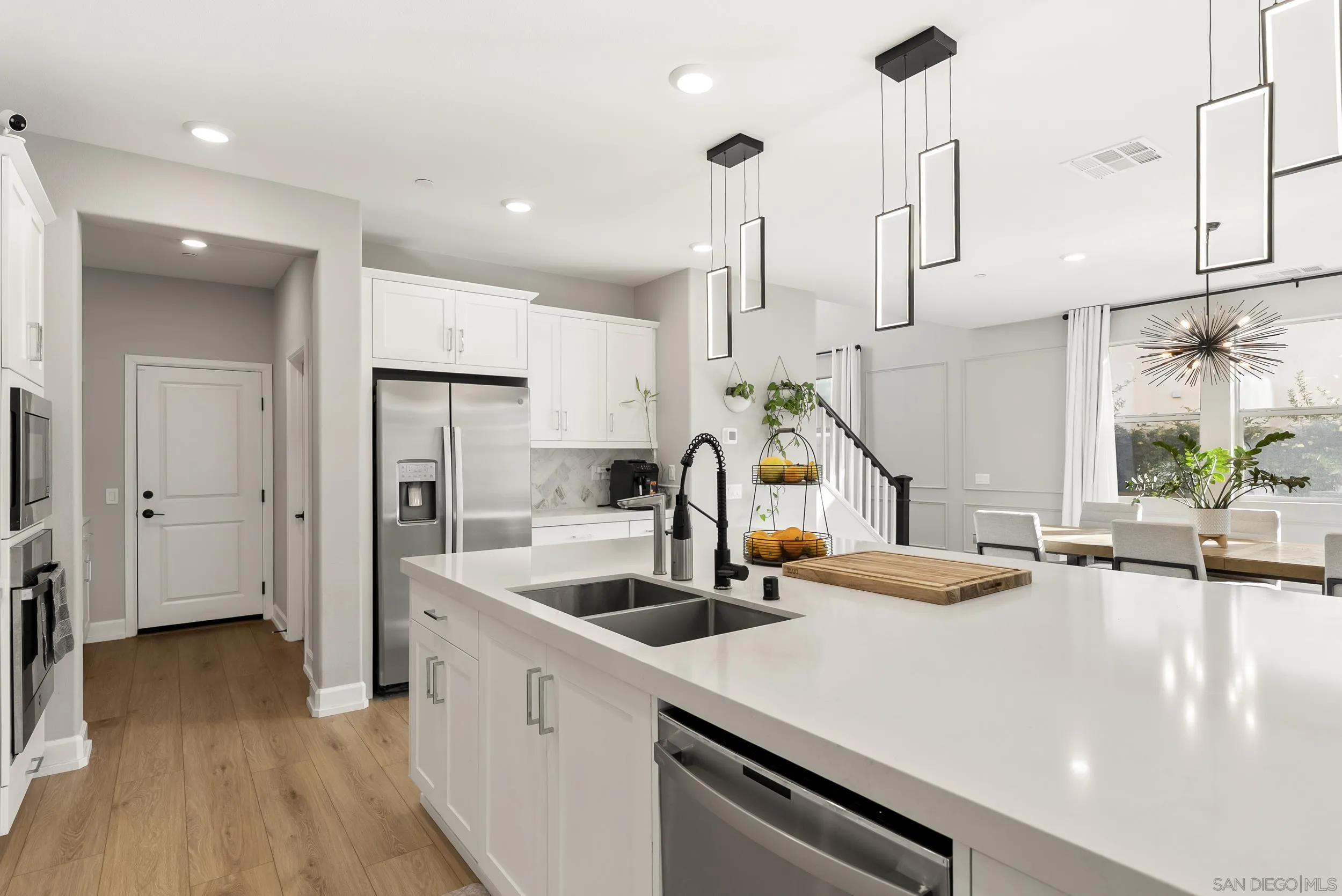 https://cdn.realtyfeed.com/cdn/127/260009413/60b2cd275c579b358a15f997c4c8ef61.webp