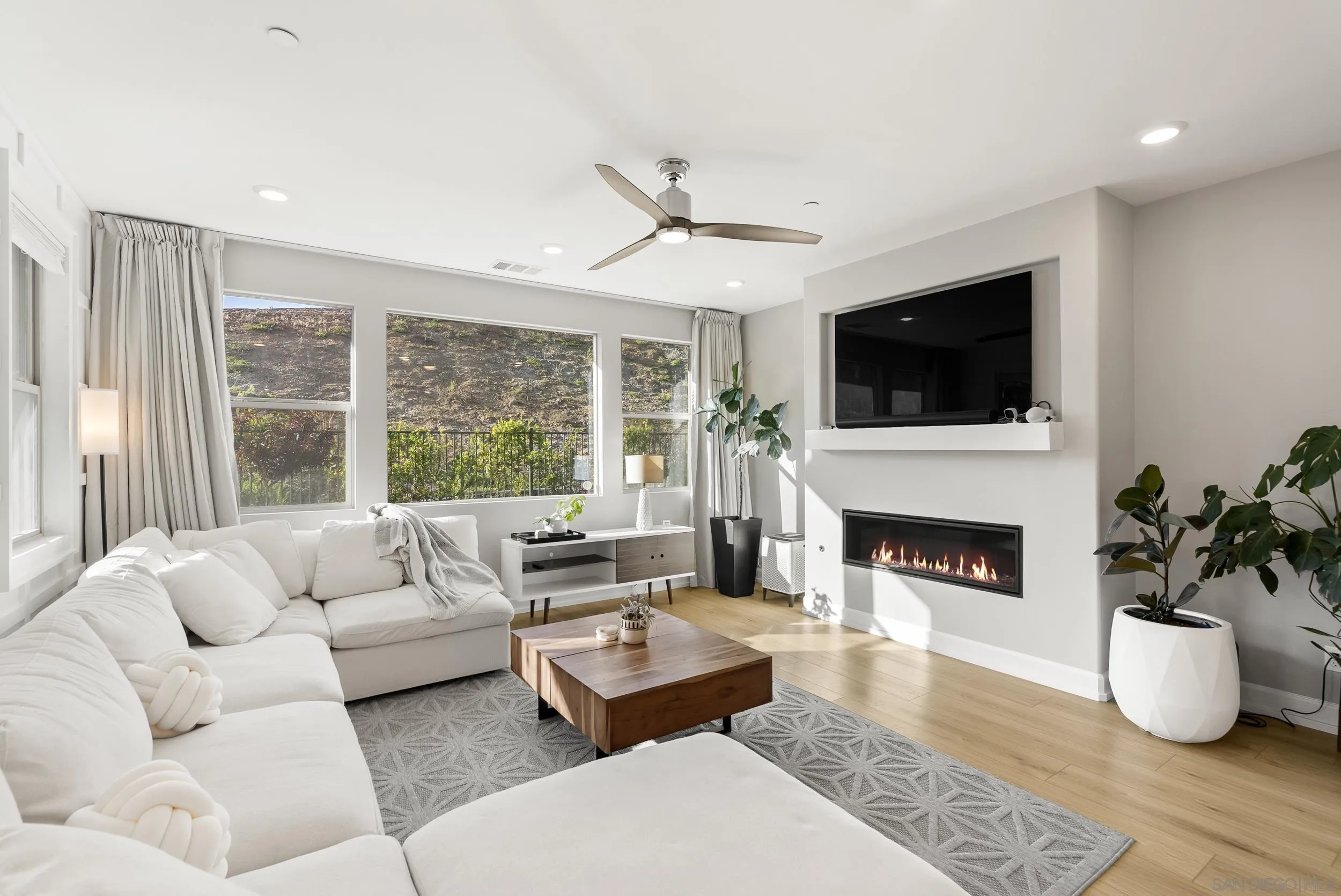 https://cdn.realtyfeed.com/cdn/127/260009413/8e17b0490a296cf3531abcbeb9410f26.webp