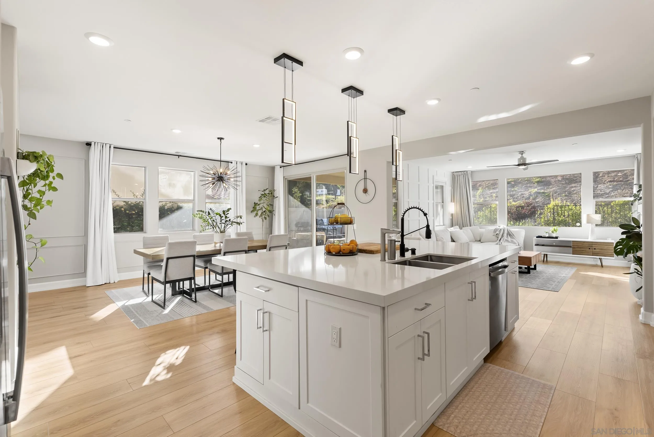 https://cdn.realtyfeed.com/cdn/127/260009413/c4699414f49ff63cff82603d56af8426.webp