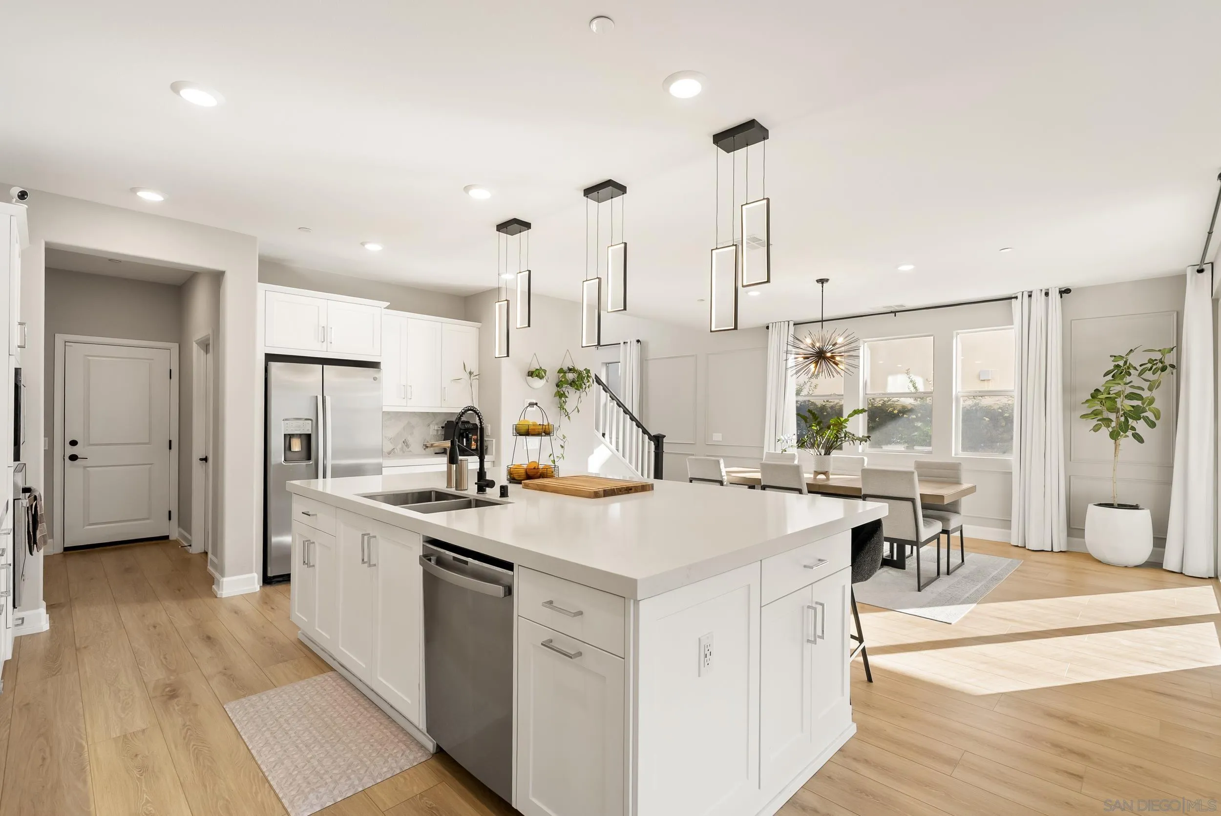 https://cdn.realtyfeed.com/cdn/127/260009413/d0fbbbbb91ac1d97fc360b7fd64d52dd.webp