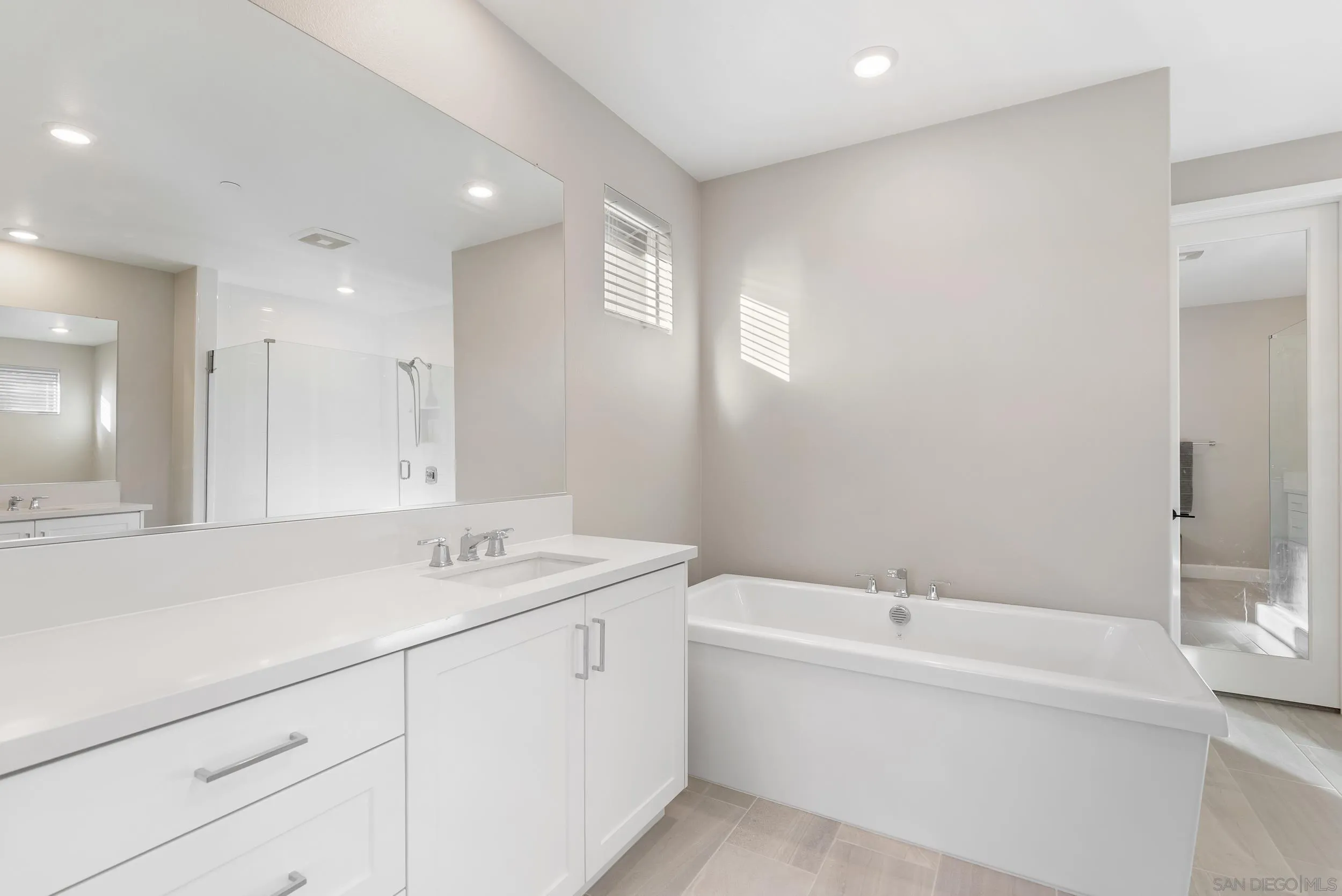 https://cdn.realtyfeed.com/cdn/127/260009413/e5e2a44c494cedab8d2a50fd07338ea1.webp