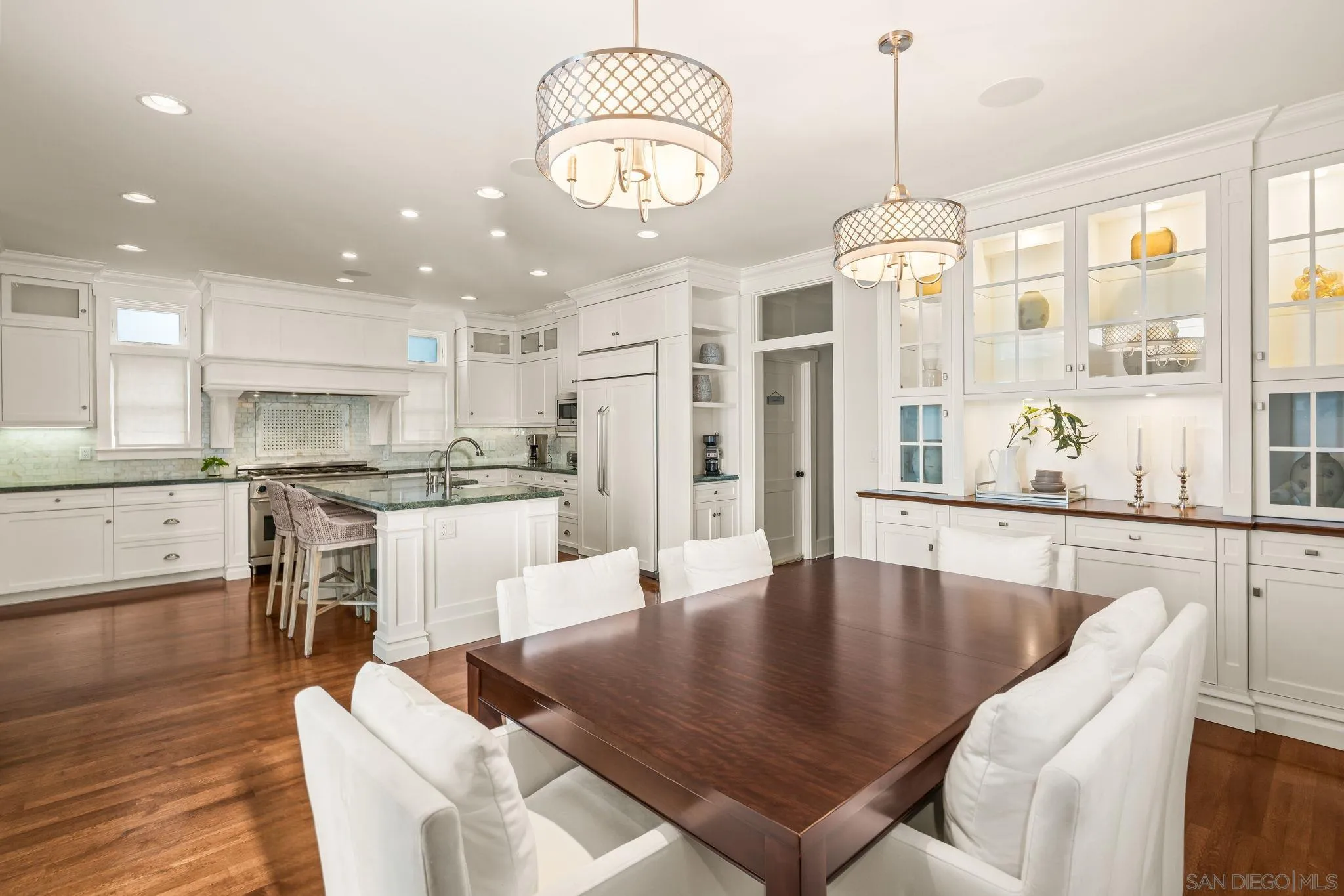 https://cdn.realtyfeed.com/cdn/127/260009417/03bea0e2e9481d0ab104e54b9602083c.webp