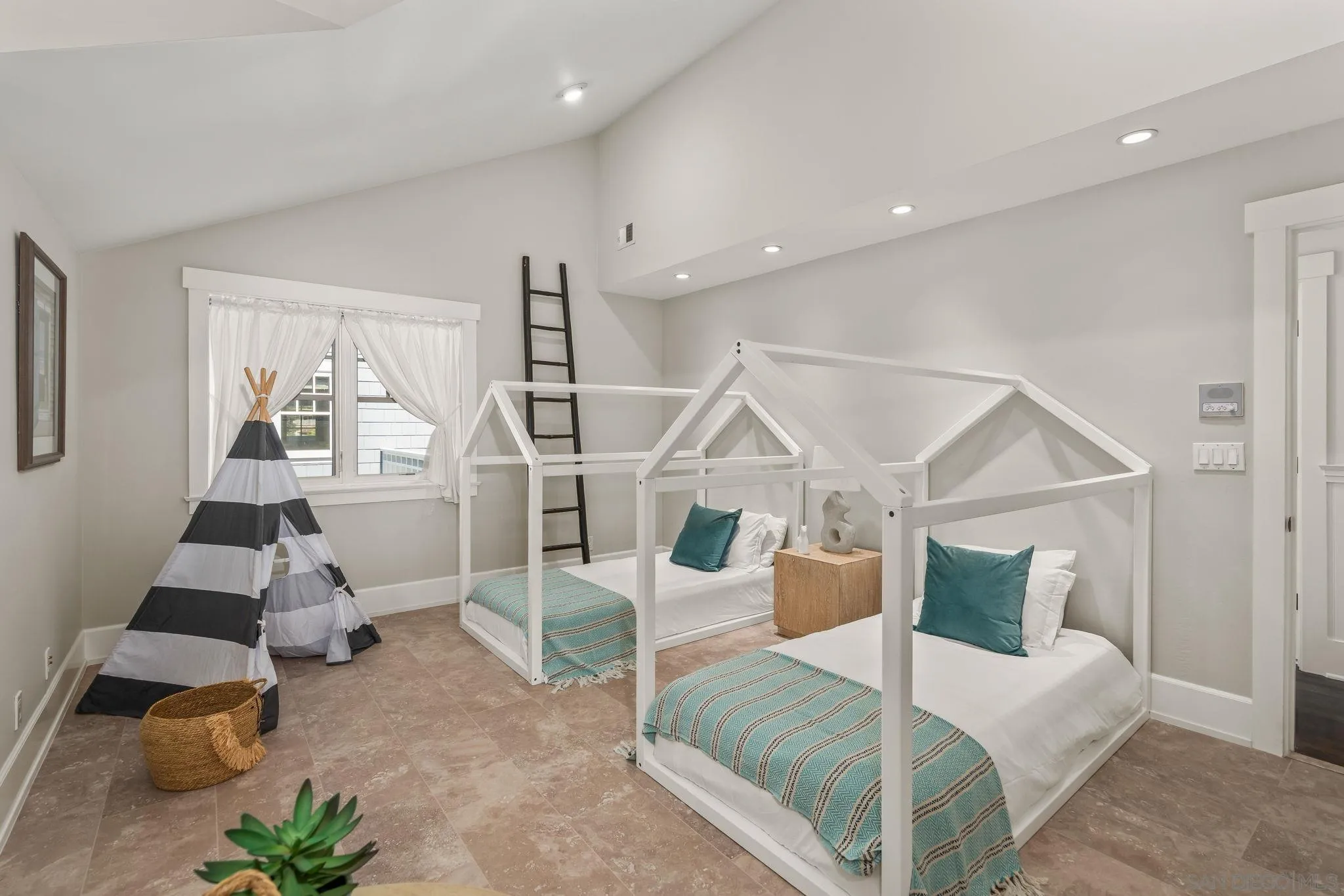 https://cdn.realtyfeed.com/cdn/127/260009417/21f2f217bd34f88bc19d331280760708.webp