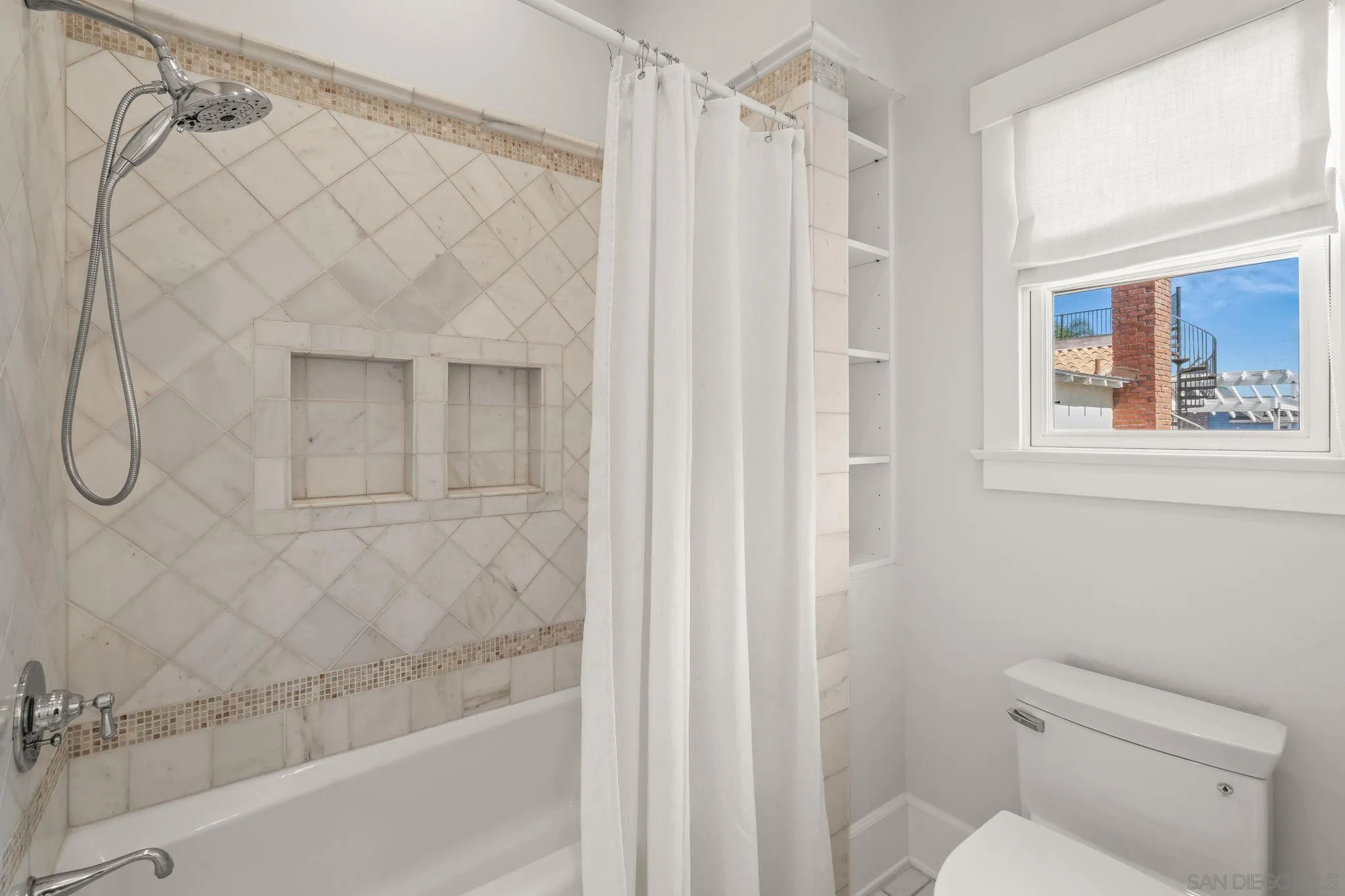 https://cdn.realtyfeed.com/cdn/127/260009417/634c6ffe6d3adc6481bb2824db2424d8.webp