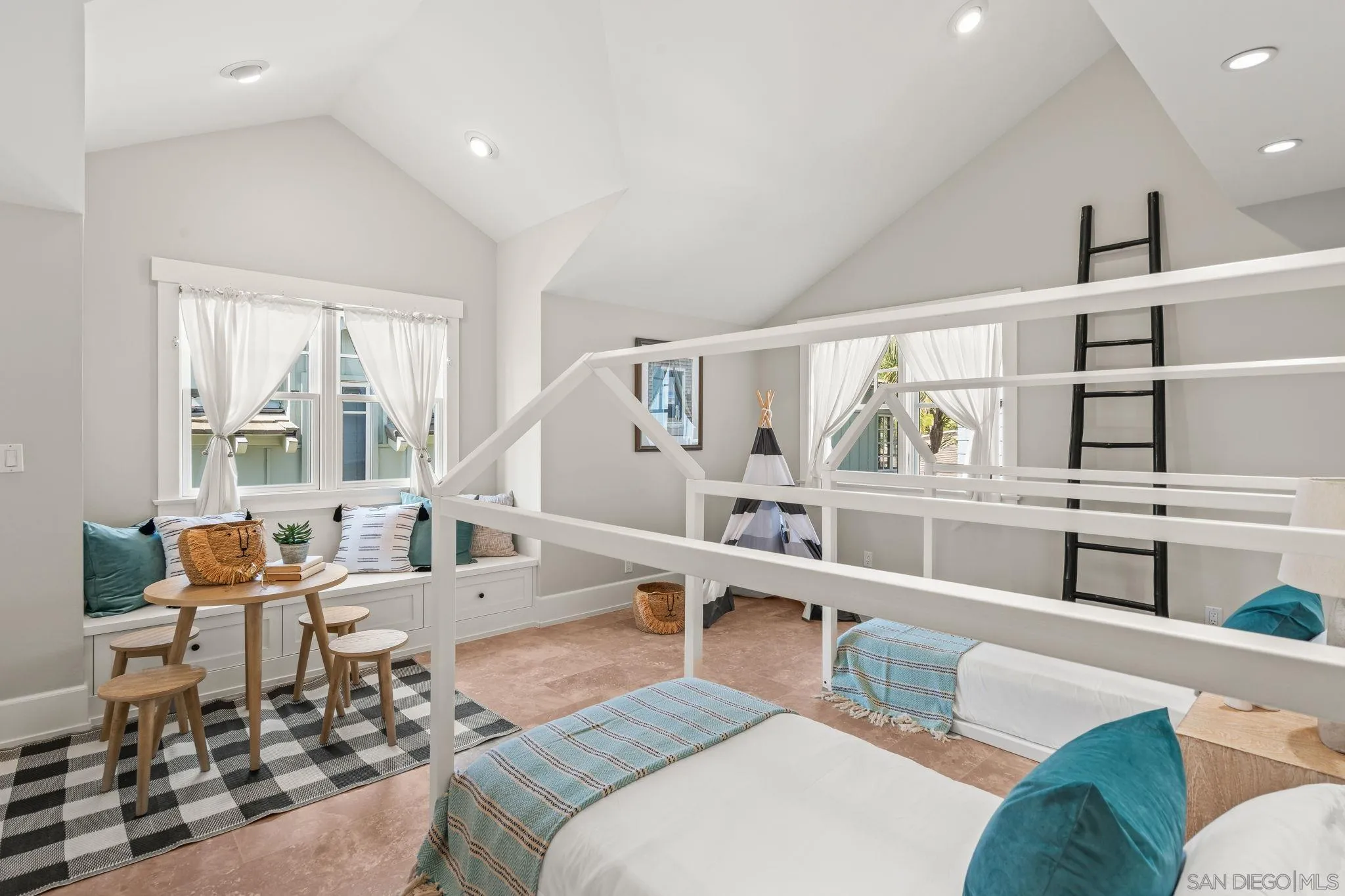 https://cdn.realtyfeed.com/cdn/127/260009417/b27e2f075e886c237795e383909e88f3.webp