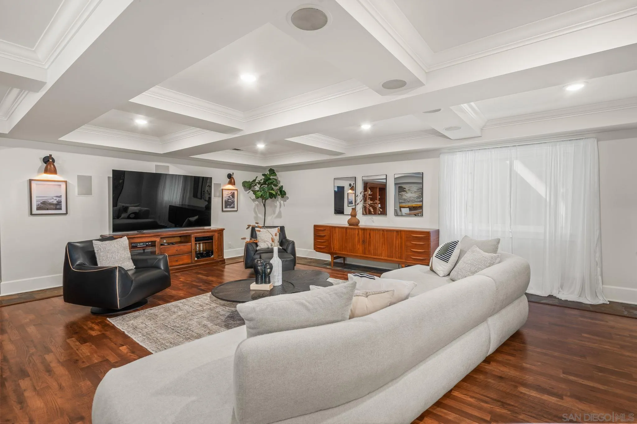 https://cdn.realtyfeed.com/cdn/127/260009417/e205a911f3f4786105be0cb1c5f08fb7.webp