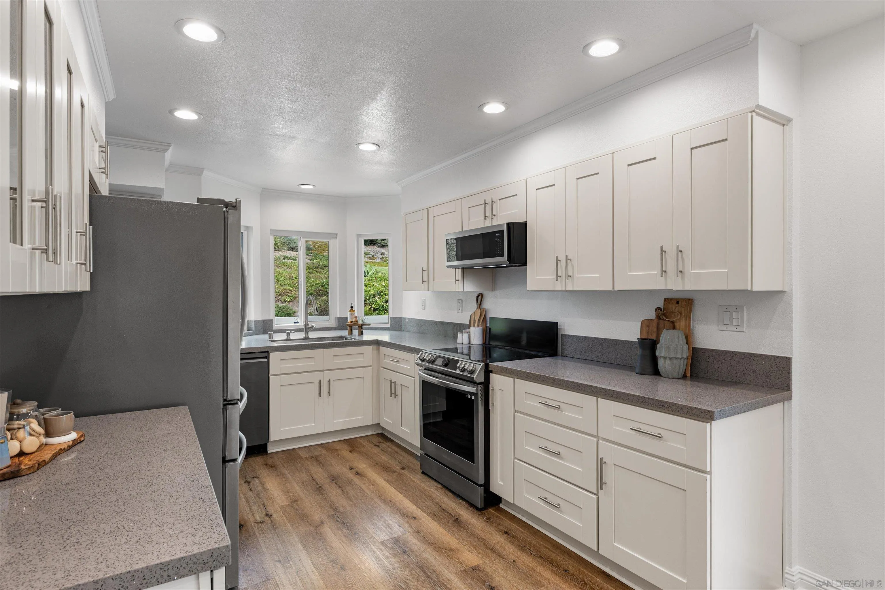 https://cdn.realtyfeed.com/cdn/127/260009418/4cf22a0cf682e21e11e0ac1c7b8c1791.webp