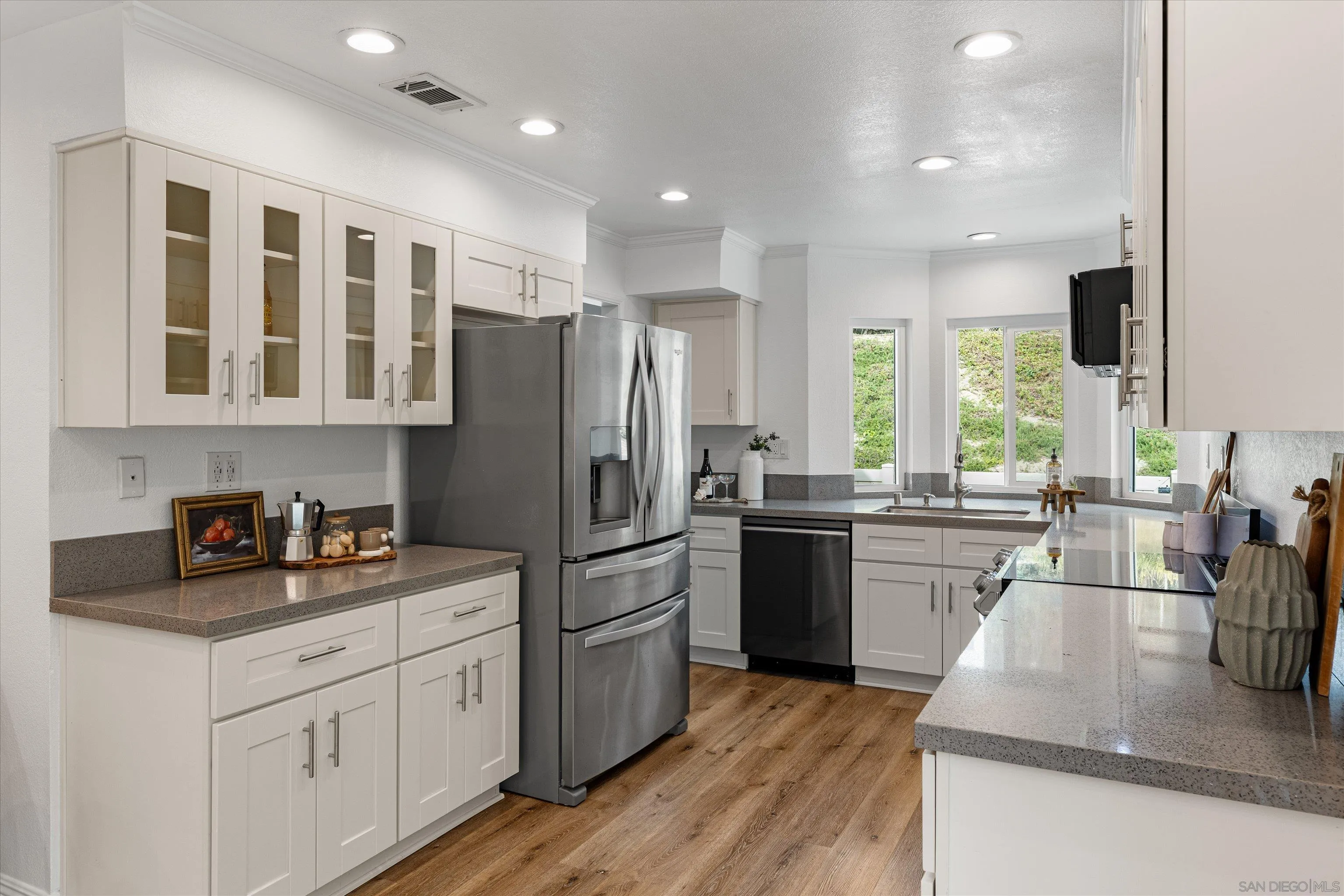 https://cdn.realtyfeed.com/cdn/127/260009418/503d3a7bd2c368efea7c257b17b44123.webp