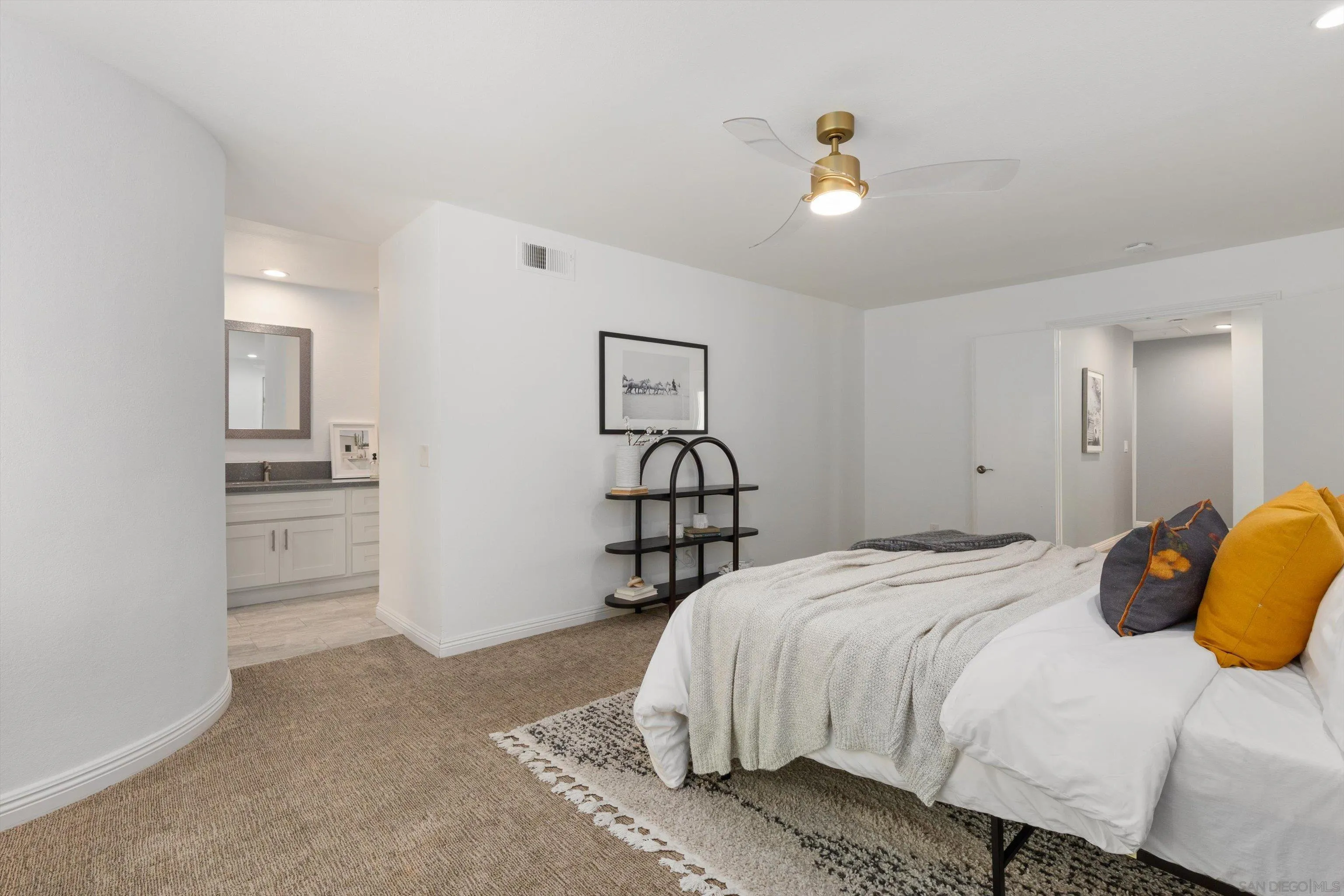https://cdn.realtyfeed.com/cdn/127/260009418/8b6e355f7499ac684c6bb1327bb9160c.webp