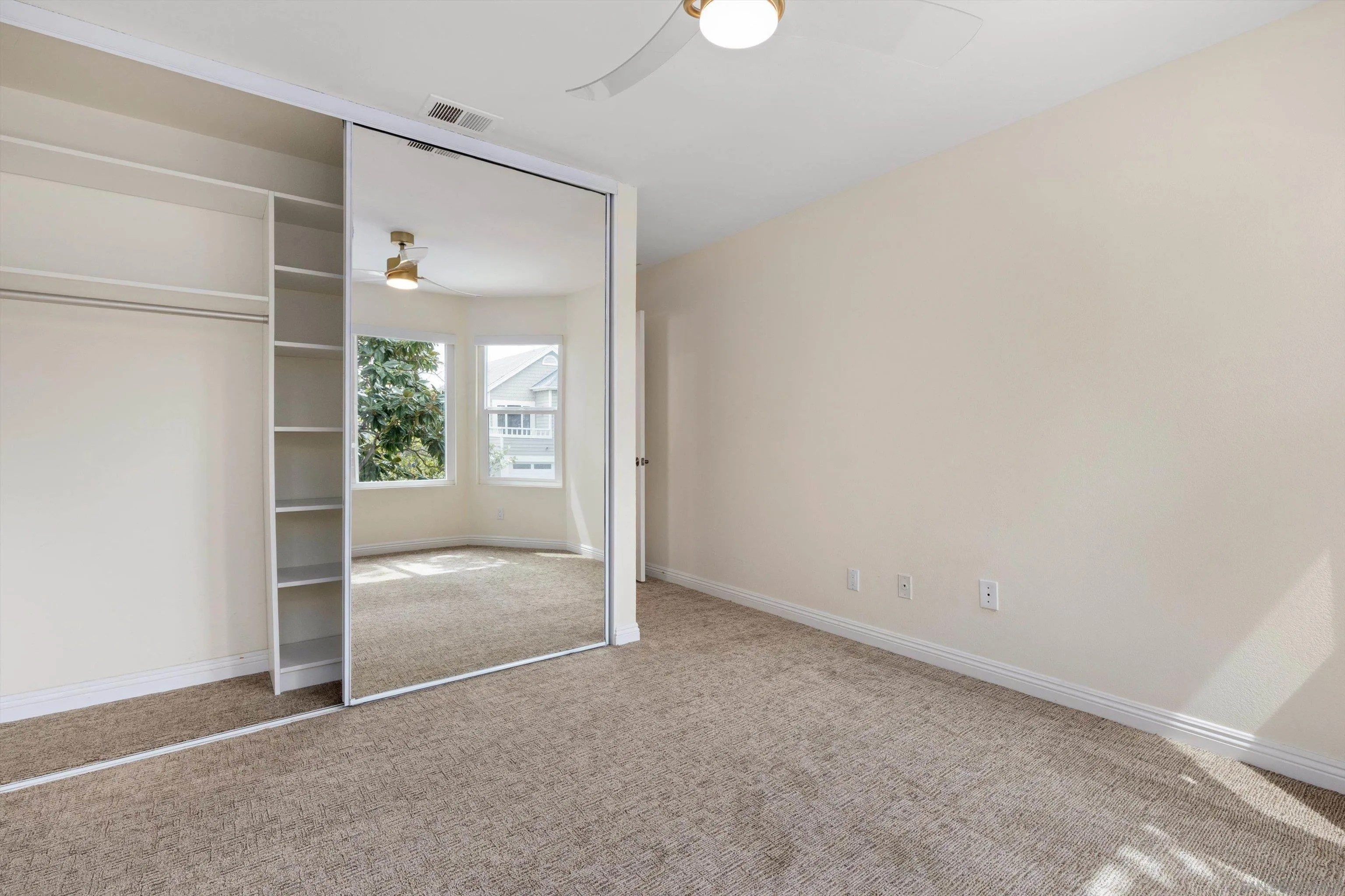 https://cdn.realtyfeed.com/cdn/127/260009418/d29210bad1b7bab7b0b32d31addaccd6.webp