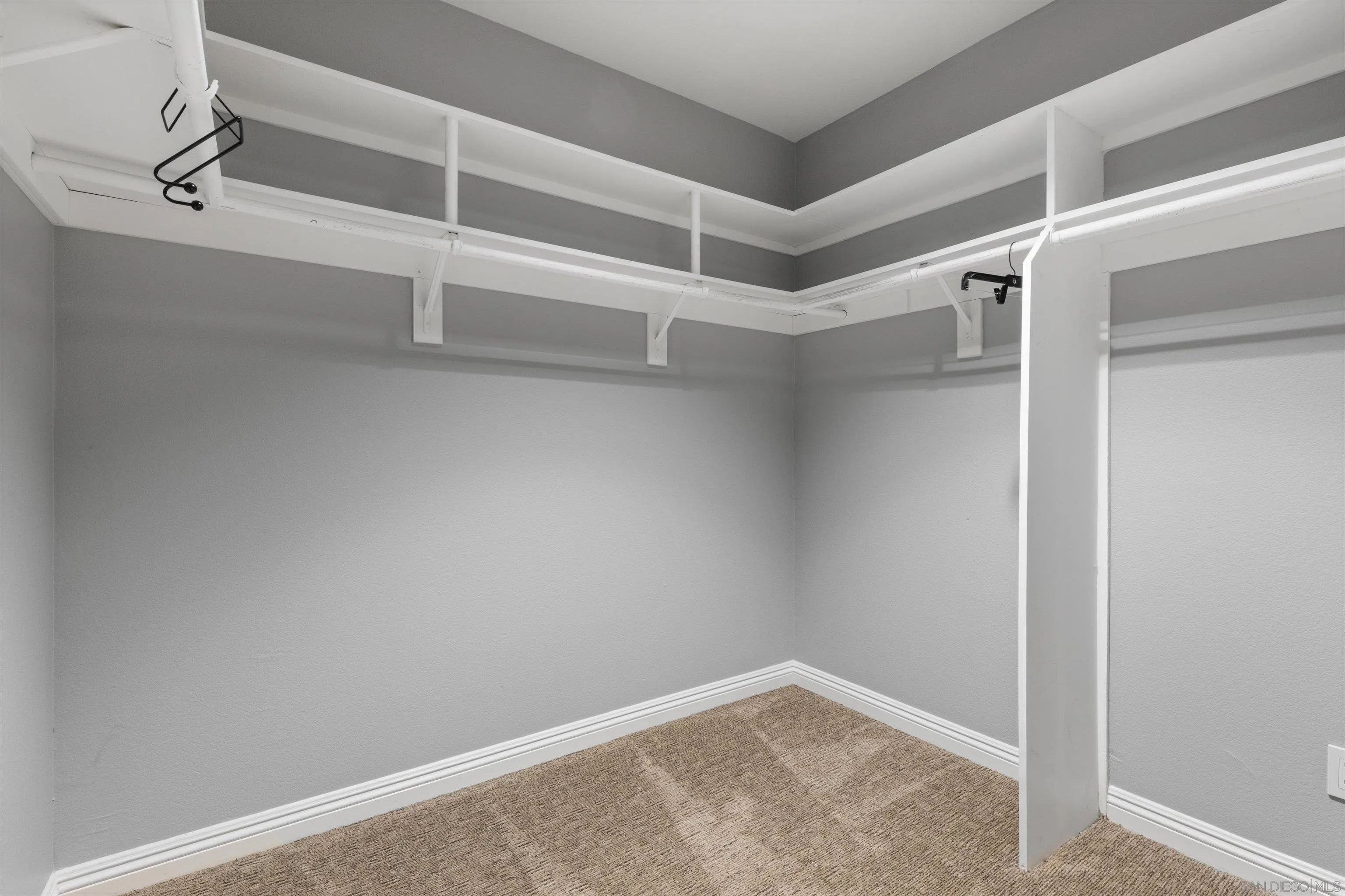 https://cdn.realtyfeed.com/cdn/127/260009418/de06593b0bd4ac732416f0a0be889348.webp
