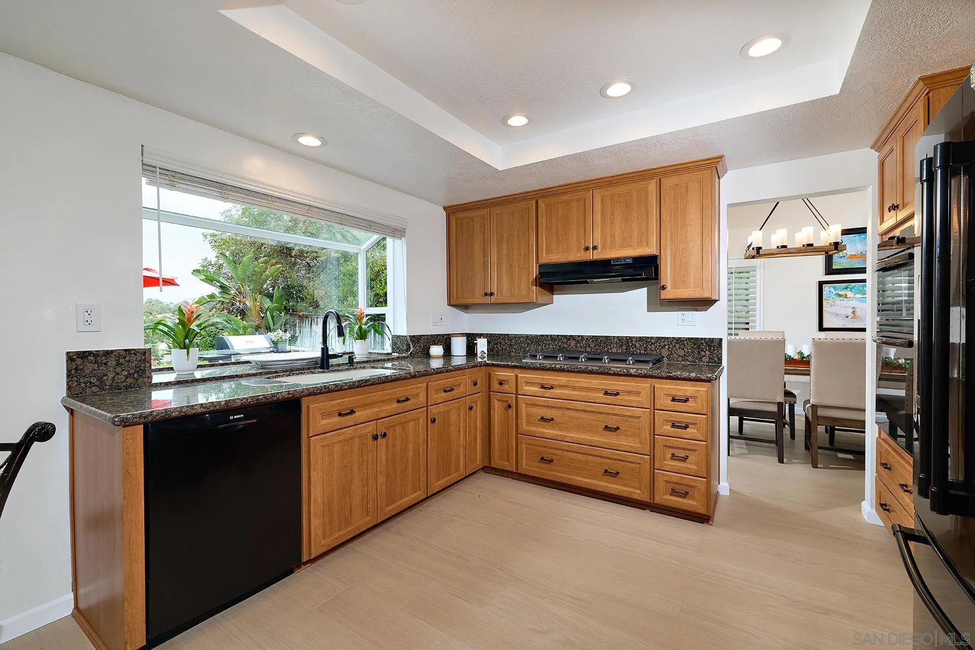 https://cdn.realtyfeed.com/cdn/127/260009422/2722454a09e89f45eef9e9a552a3c41d.webp