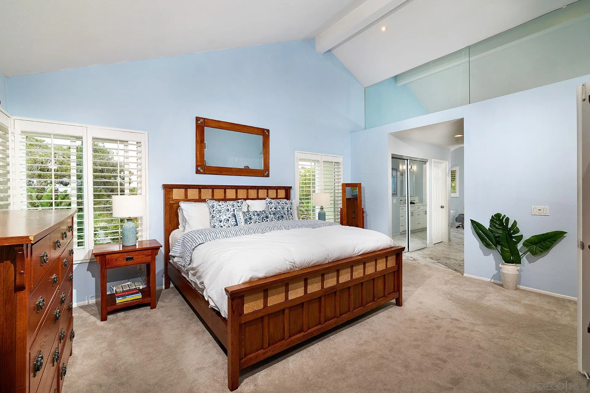 https://cdn.realtyfeed.com/cdn/127/260009422/95d1798d32f48e50c14a7bb8b0b57e10.webp