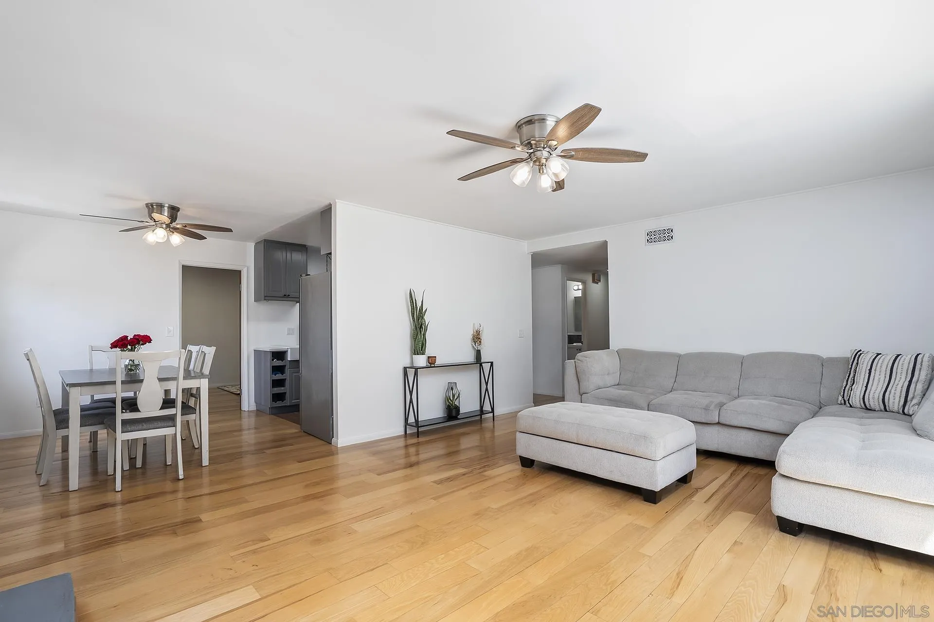 https://cdn.realtyfeed.com/cdn/127/260009435/184cde28e066dabb341b0e1ebcddb796.webp