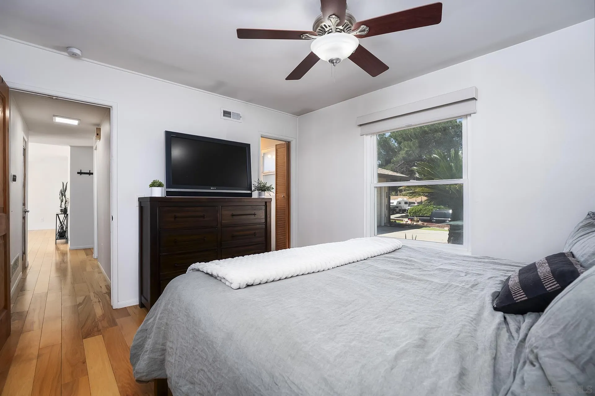 https://cdn.realtyfeed.com/cdn/127/260009435/6ee3a1bf67e7c71c7891e667b13ed6b5.webp