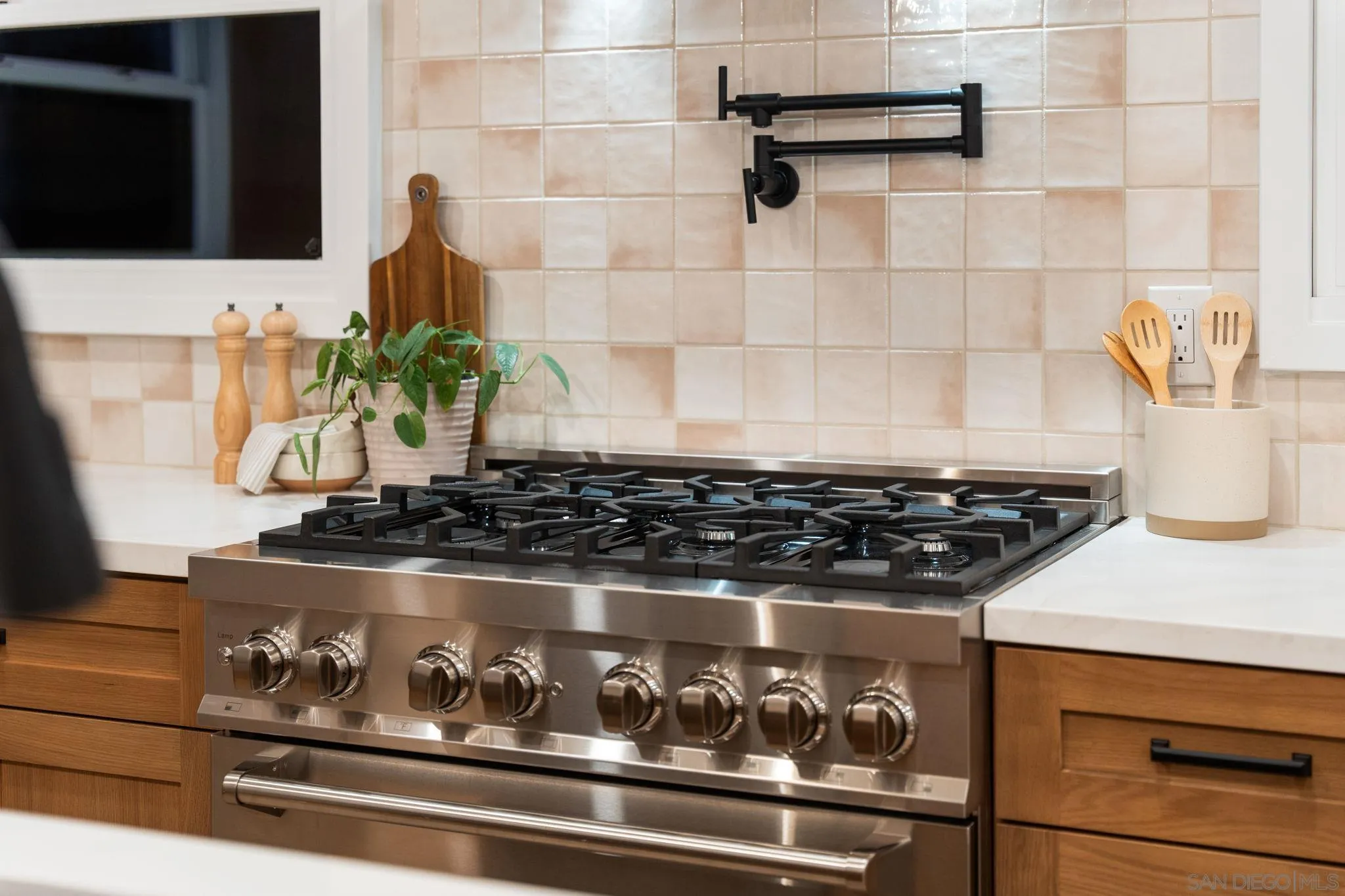 https://cdn.realtyfeed.com/cdn/127/260009436/ba7f476eea4937d493d639b75b35f324.webp