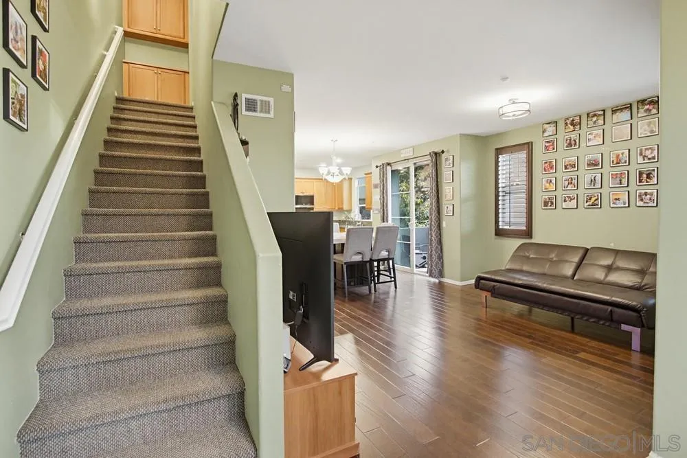 https://cdn.realtyfeed.com/cdn/127/260009441/040b6d18b697ed56ae5f6908f4a8cc54.webp