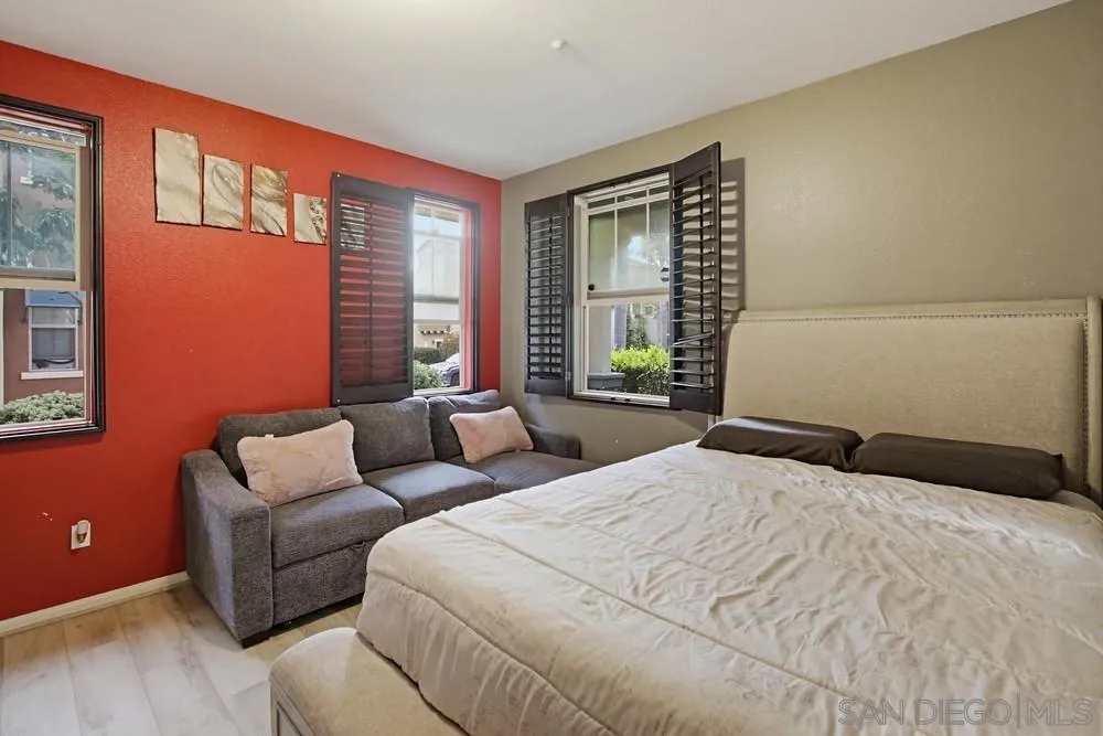https://cdn.realtyfeed.com/cdn/127/260009441/c5663bad835404bdf01474b243df7623.webp
