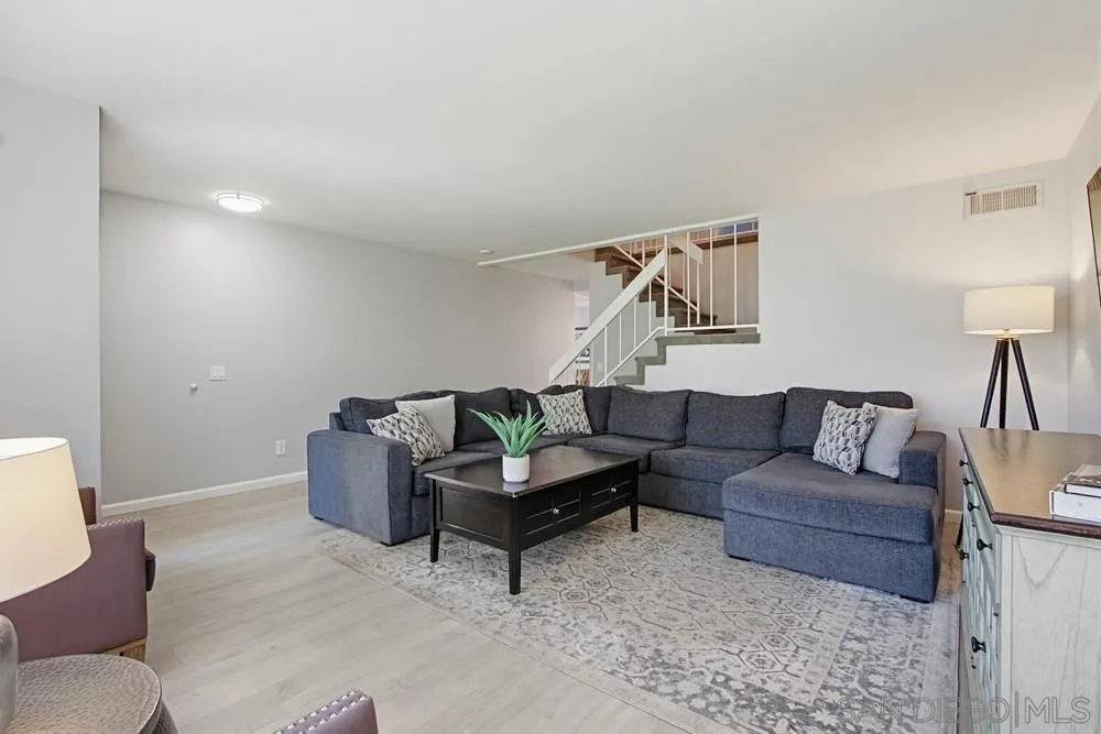 Photo #5: 260009447 Listing: Photo #5