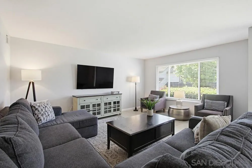 Photo #3: 260009447 Listing: Photo #3