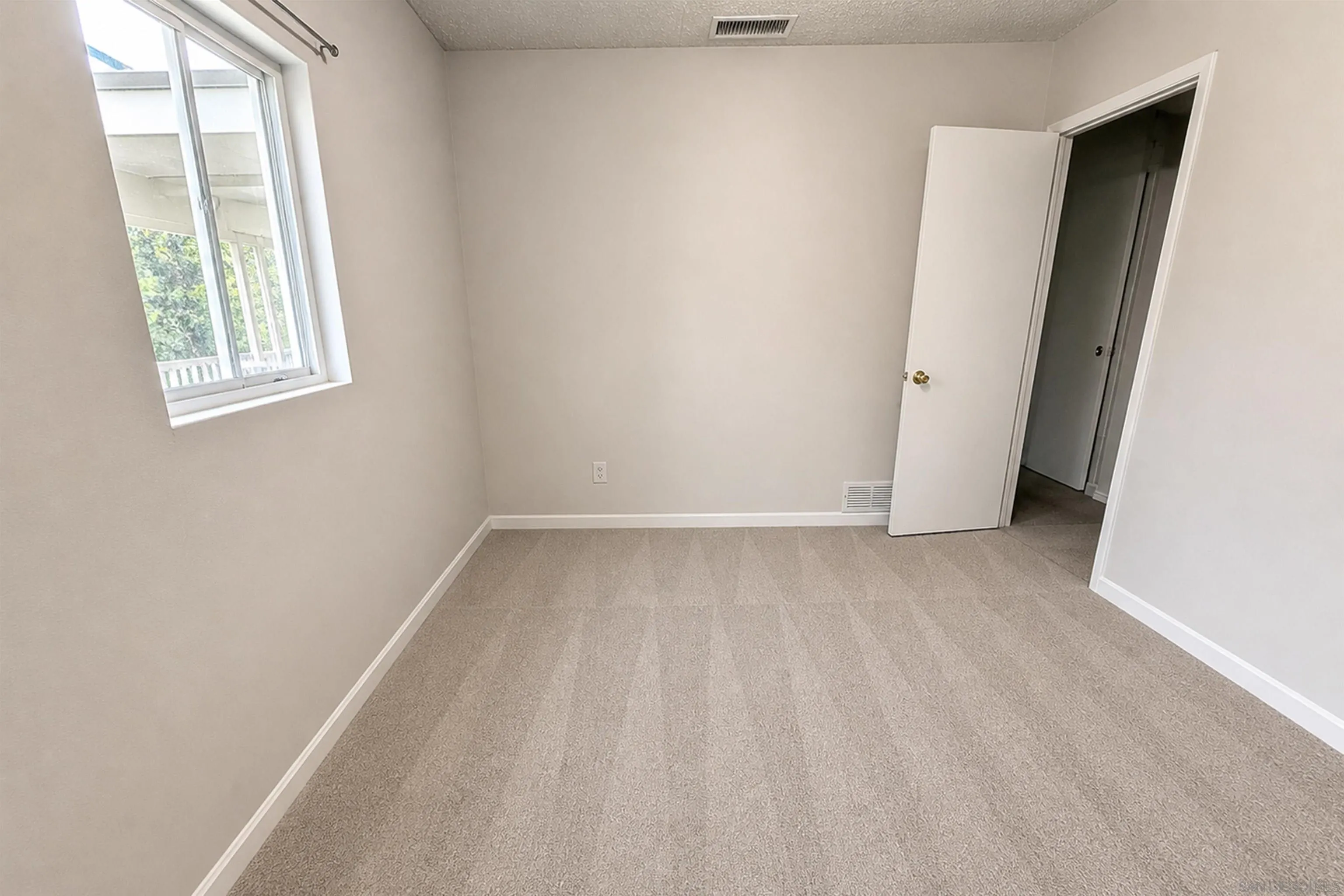 https://cdn.realtyfeed.com/cdn/127/260009452/e434fe1022760f18fc6cd7d6b55c1108.webp