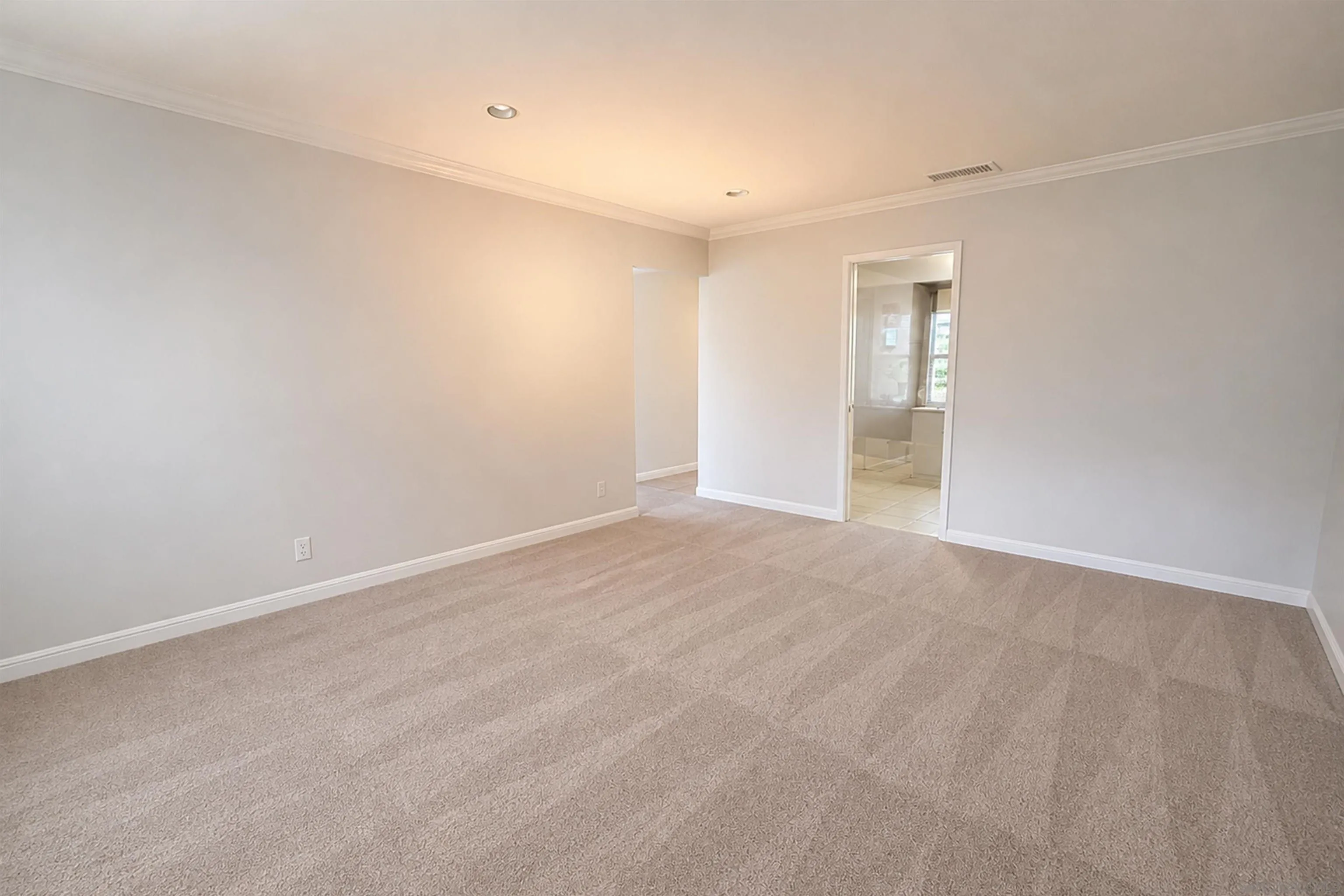 https://cdn.realtyfeed.com/cdn/127/260009452/f80f02b1111bdc959172e13529c5fe87.webp