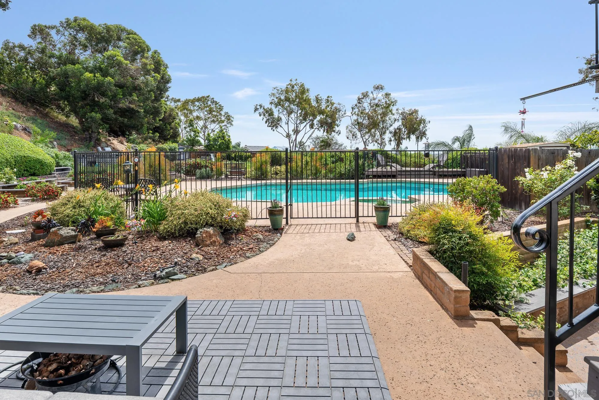 https://cdn.realtyfeed.com/cdn/127/260009454/7ed81a4d88292a6b8ecaeb7ee664bb14.webp