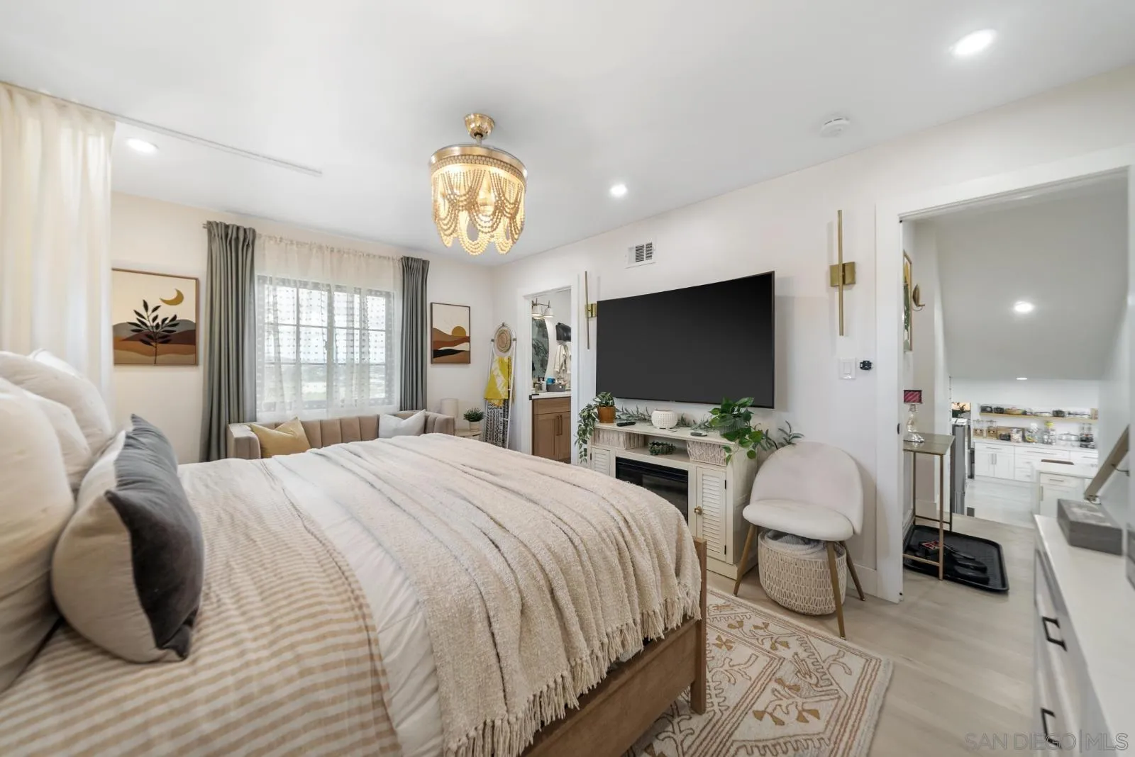 https://cdn.realtyfeed.com/cdn/127/260009457/42a053f94bf40f1f9bc539d276a1919c.webp