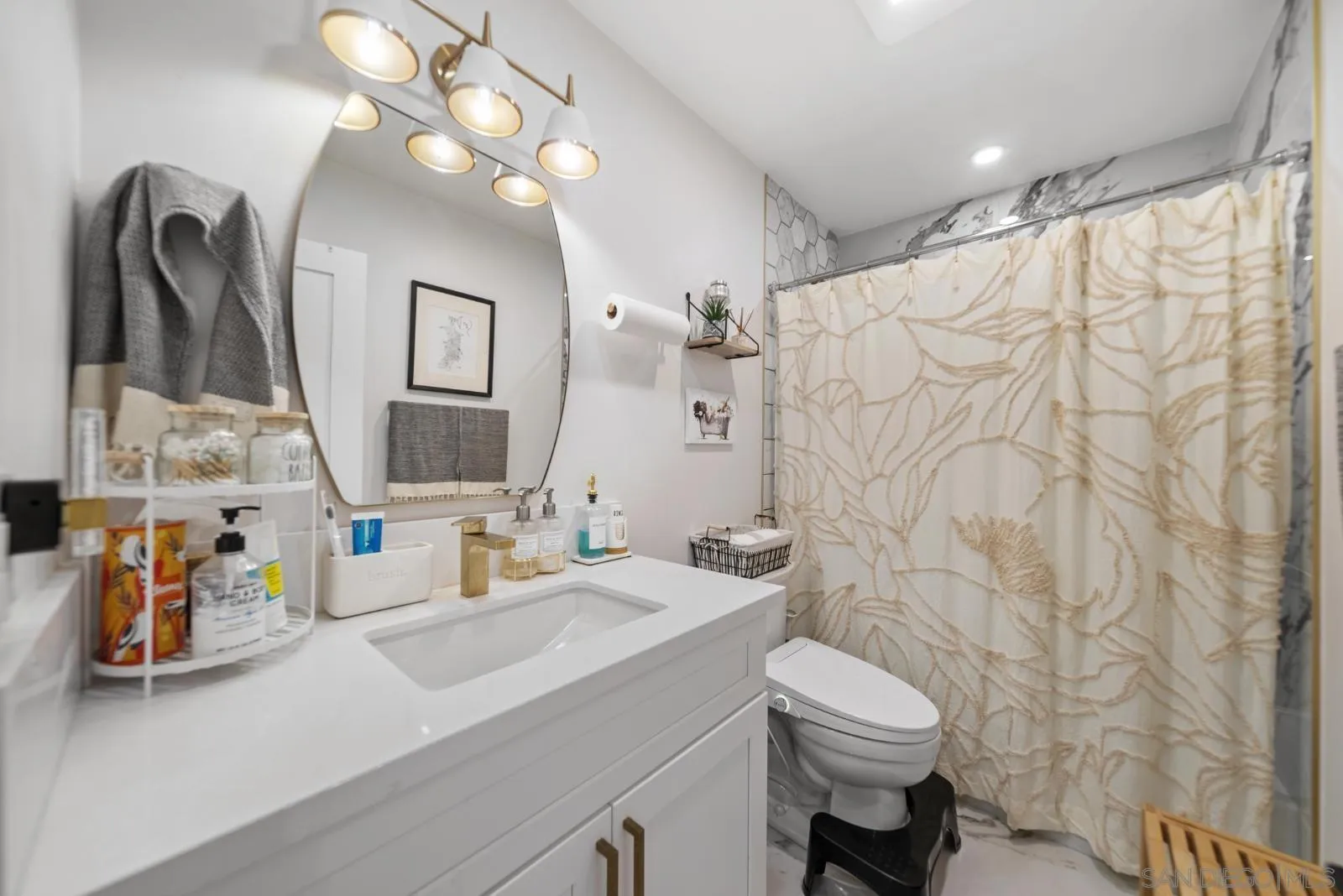 https://cdn.realtyfeed.com/cdn/127/260009457/4a1b48a598a4ef7389f2ec1ba9251819.webp