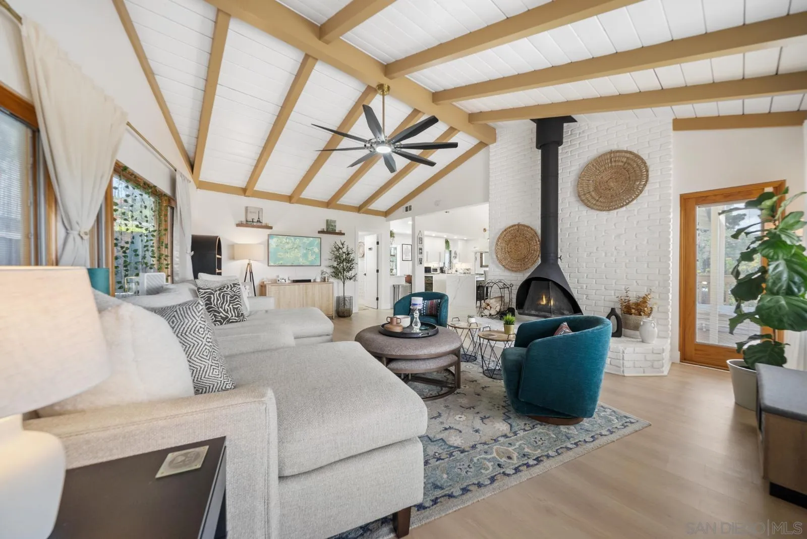 https://cdn.realtyfeed.com/cdn/127/260009457/7790af556547e6e0302f9df5c331f61c.webp