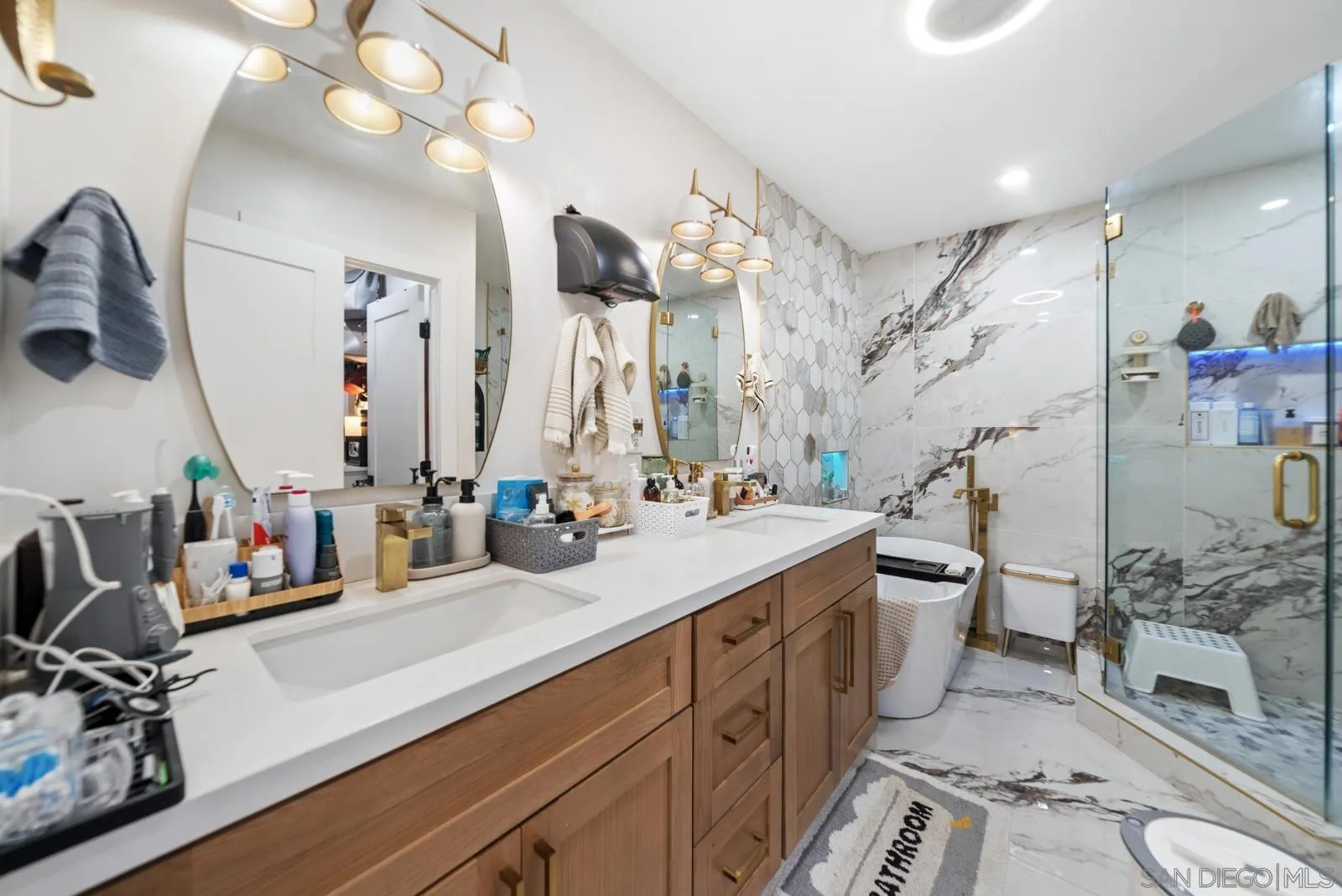 https://cdn.realtyfeed.com/cdn/127/260009457/818f321a09a7519b211376e60beca877.webp