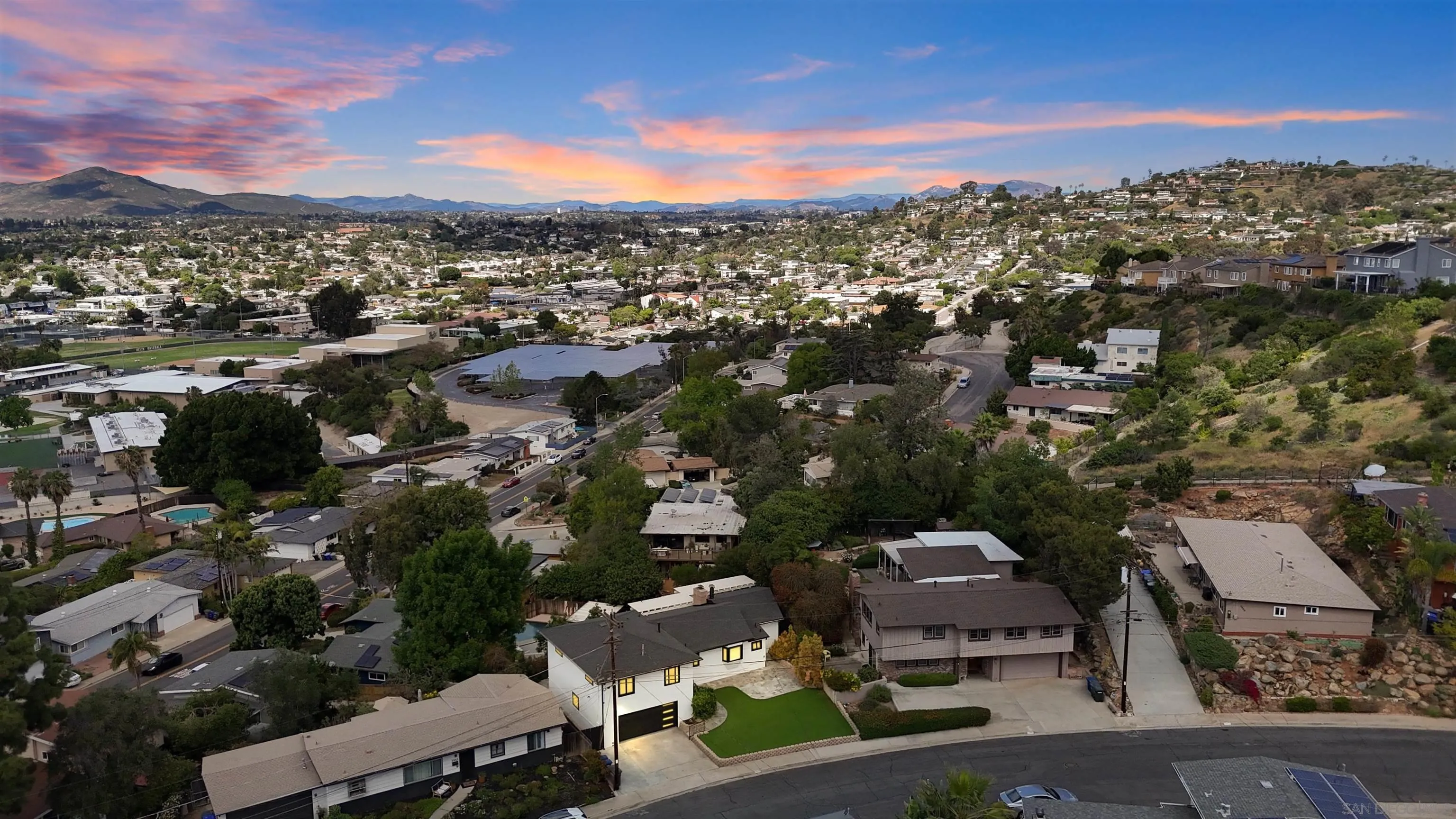 https://cdn.realtyfeed.com/cdn/127/260009457/85e1a540558b0df1391528e3ca942695.webp