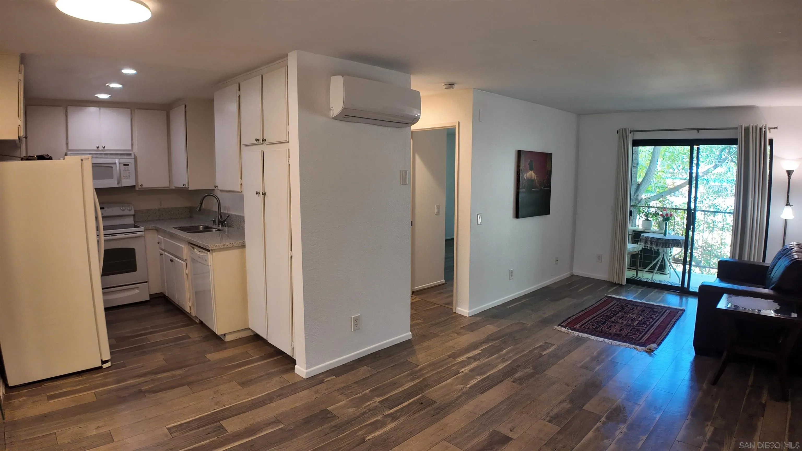 https://cdn.realtyfeed.com/cdn/127/260009460/44a81d550016e38f2b4c1001ec48c5e8.webp