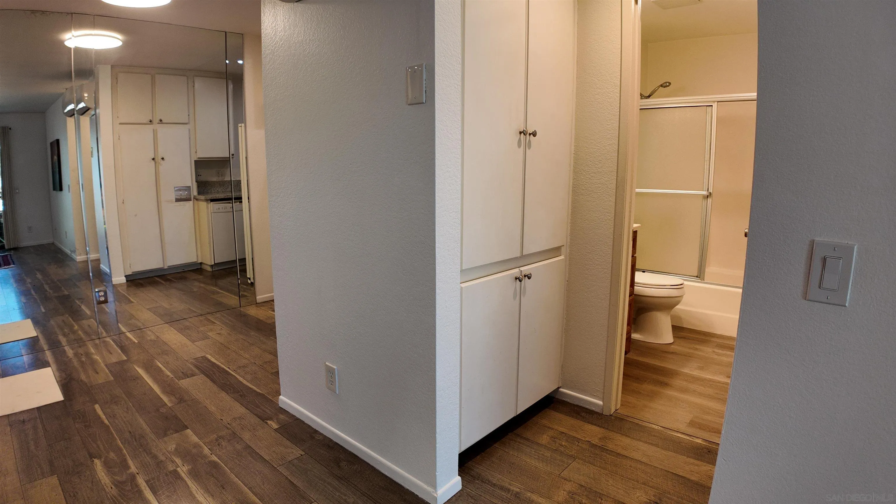 https://cdn.realtyfeed.com/cdn/127/260009460/f26cc02c9d594110c389c32dfa3dc1e2.webp