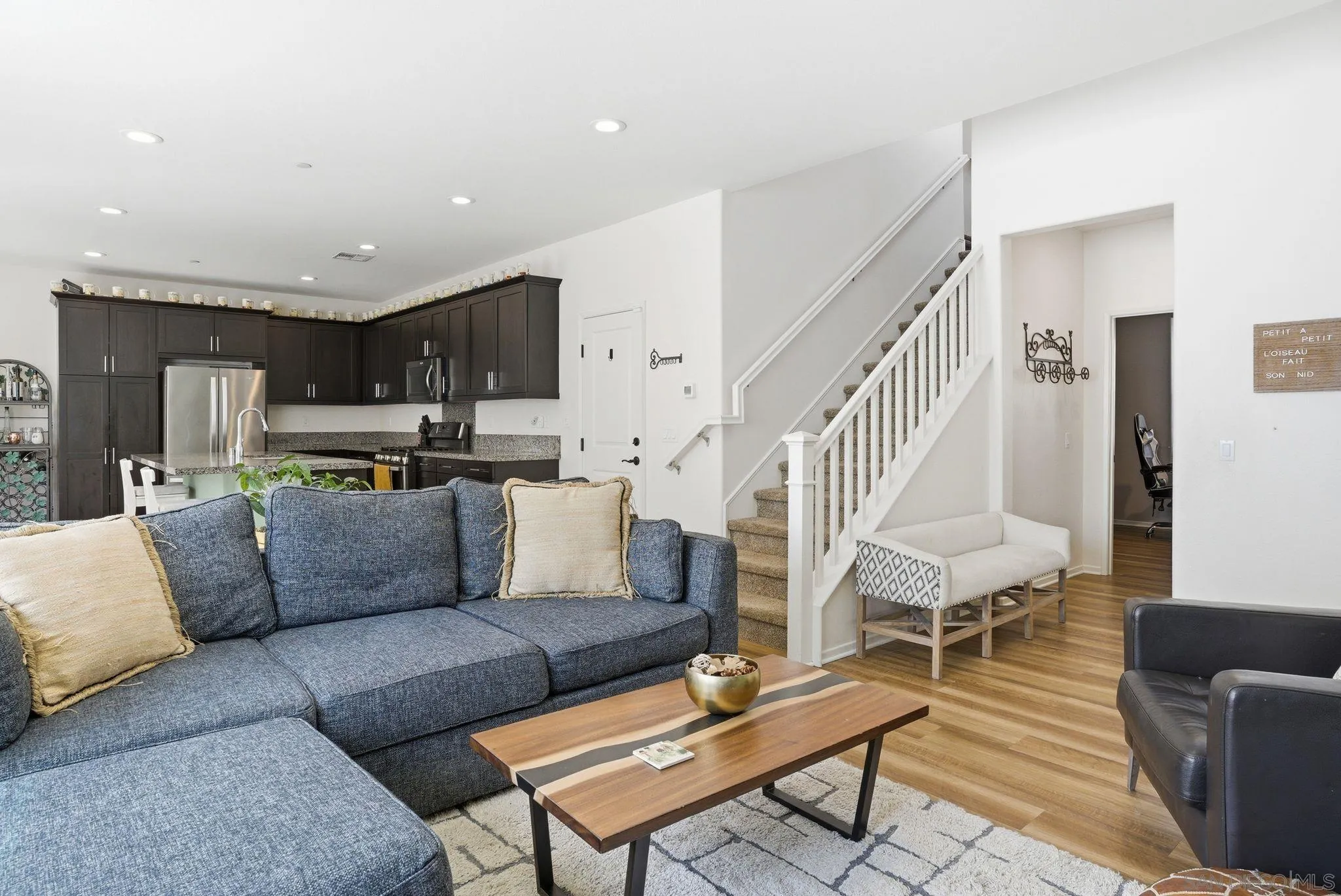 https://cdn.realtyfeed.com/cdn/127/260009469/483dd0bce335d6552b240b5dfea847c5.webp