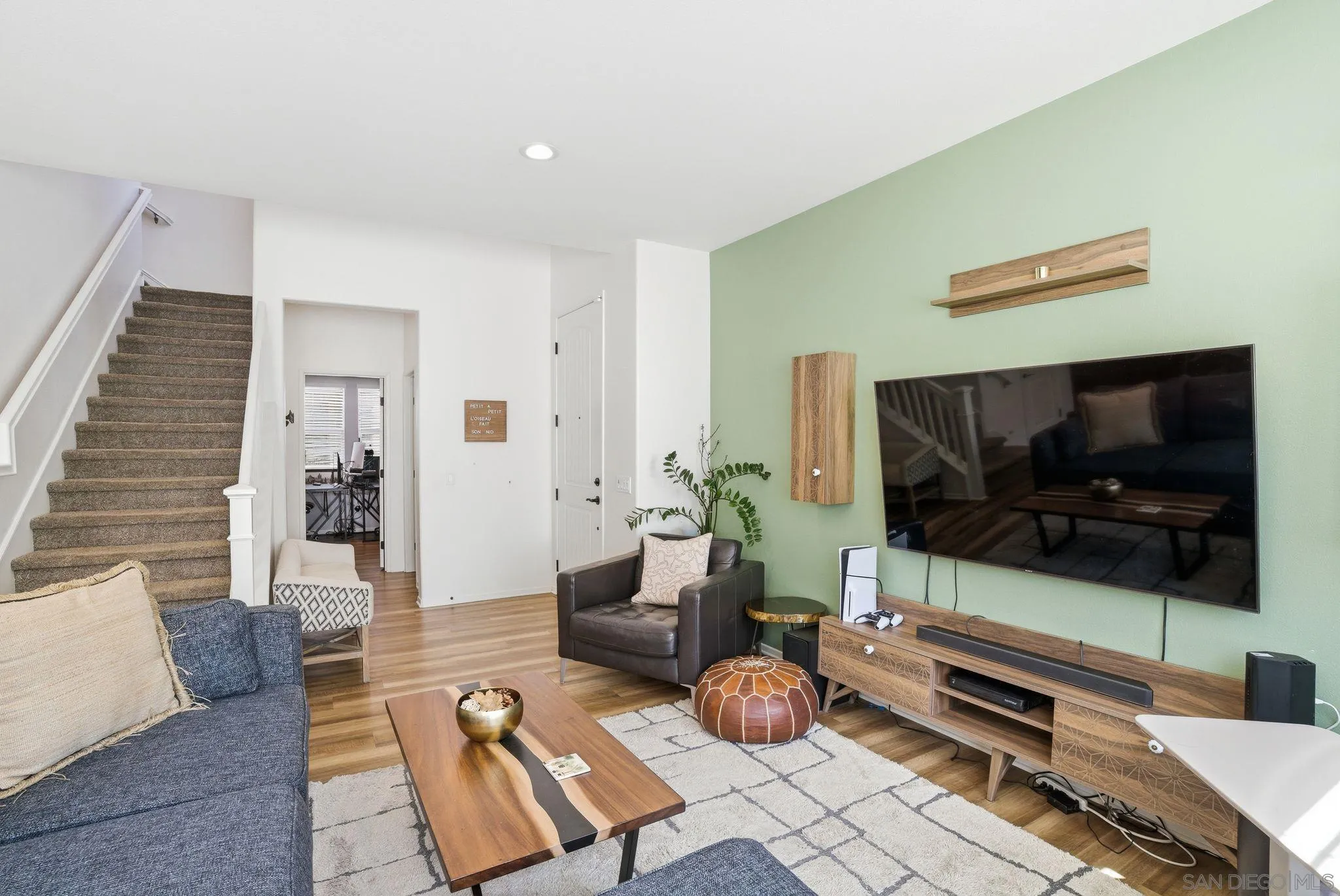 https://cdn.realtyfeed.com/cdn/127/260009469/c65abc99b97d07aff08d6315971a9146.webp