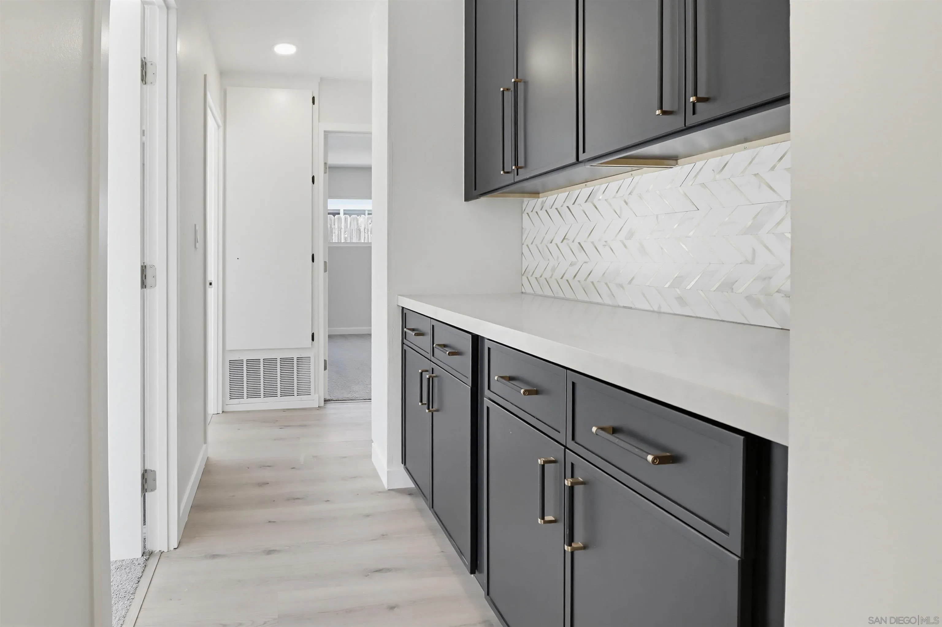 https://cdn.realtyfeed.com/cdn/127/260009470/48064013f05f6f2b672523ab3ee4caf9.webp