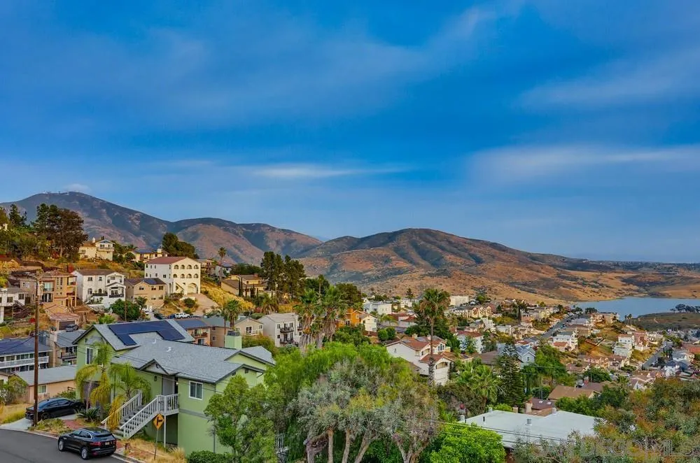 https://cdn.realtyfeed.com/cdn/127/260009471/db0d6760436231b259022bca090fa226.webp