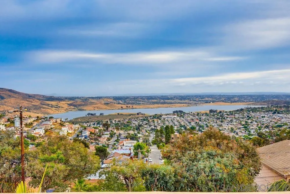 https://cdn.realtyfeed.com/cdn/127/260009471/f30fcca9cd029ad3db34307834ee9bad.webp