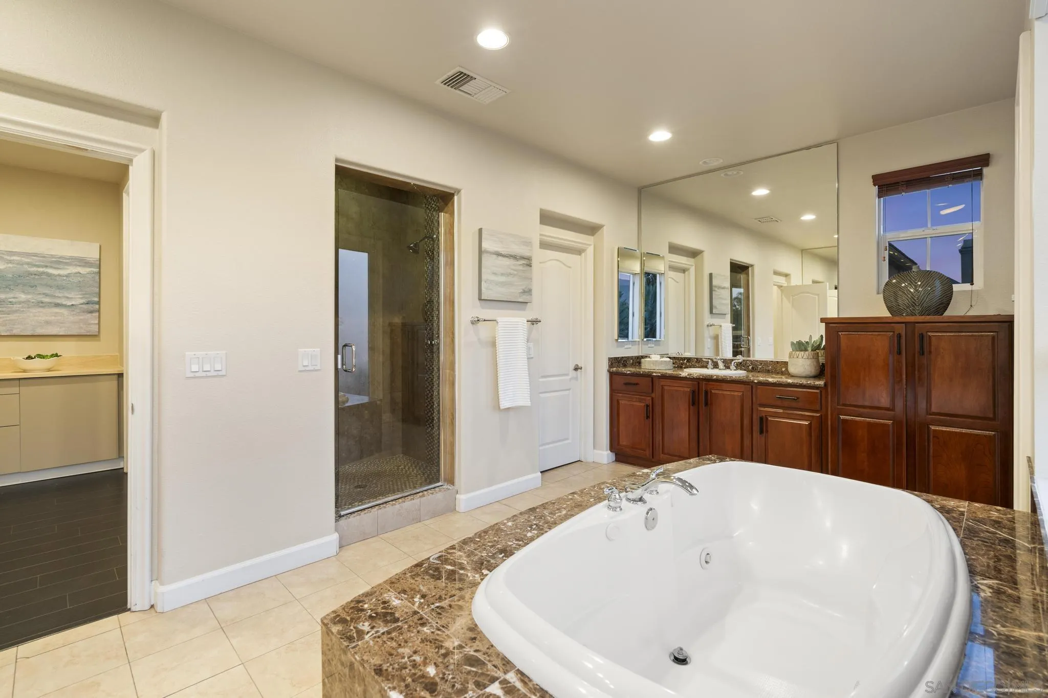 https://cdn.realtyfeed.com/cdn/127/260009481/2add2dde177080548b47a0f6e600f4c0.webp