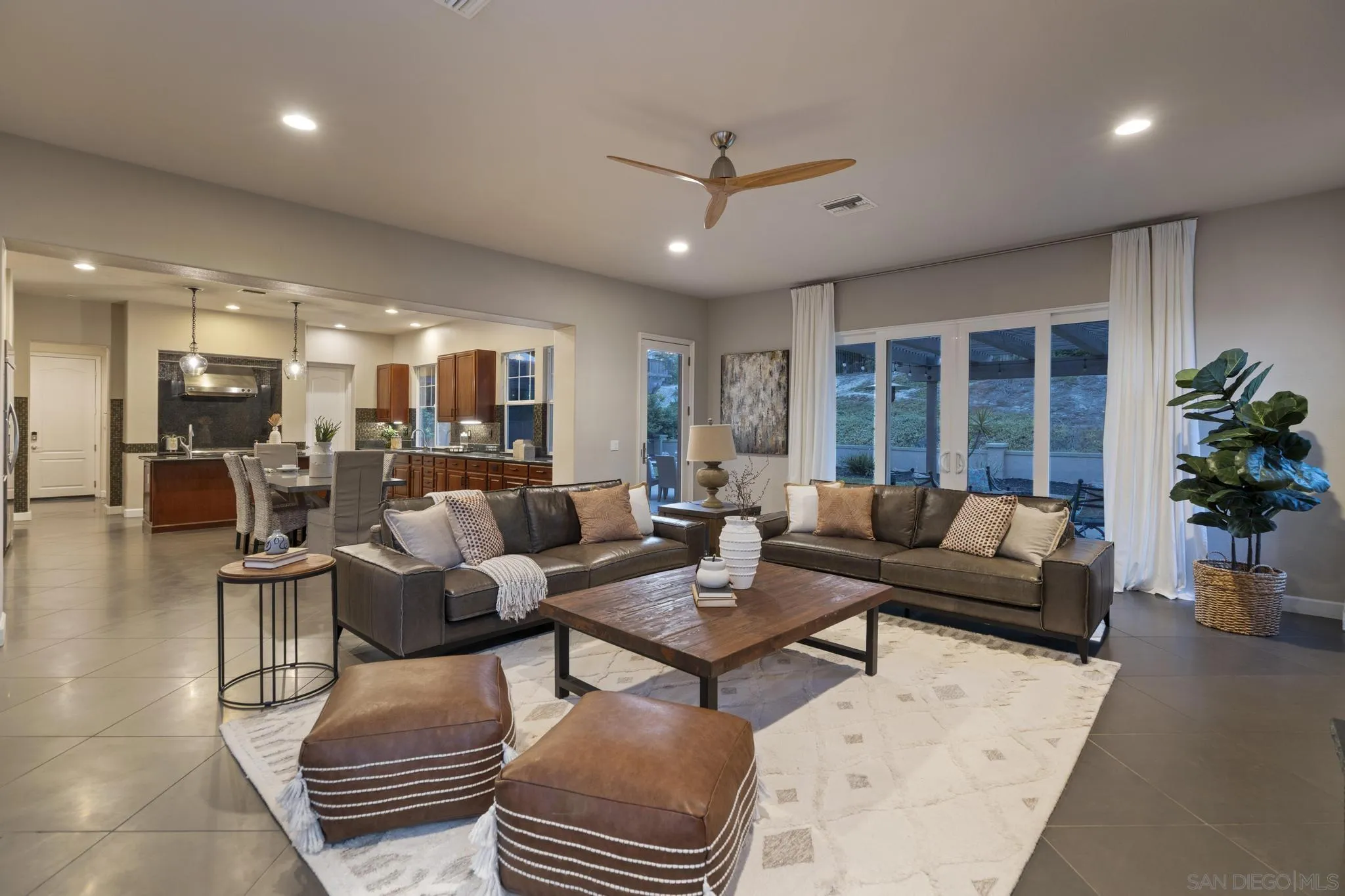 https://cdn.realtyfeed.com/cdn/127/260009481/3e9e1f746c40c40035c9a7d0bdce6159.webp