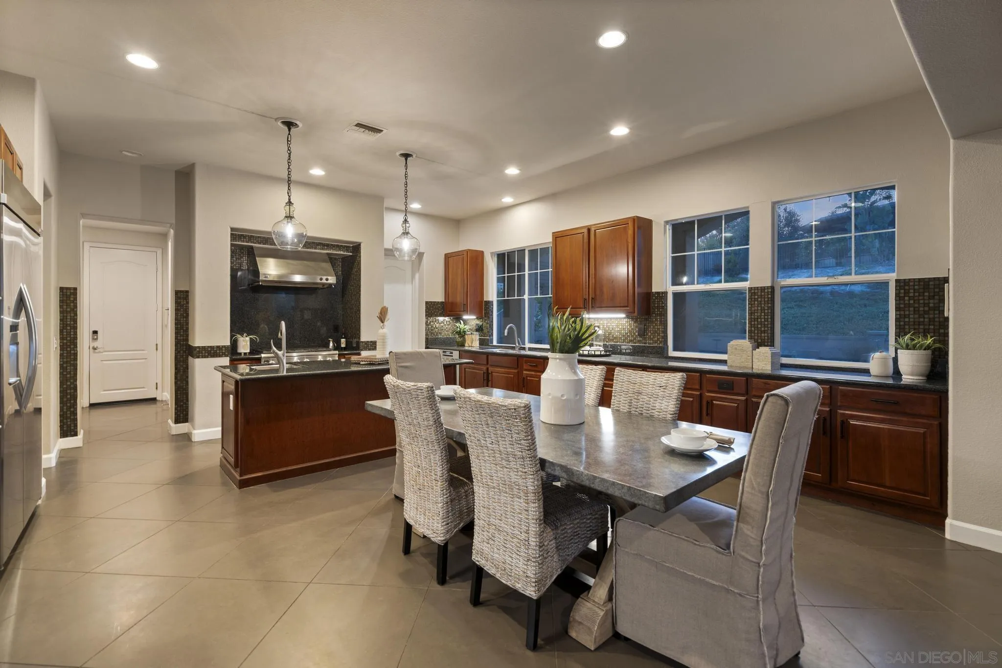 https://cdn.realtyfeed.com/cdn/127/260009481/76d45add833184c731f69d3419c9c25d.webp
