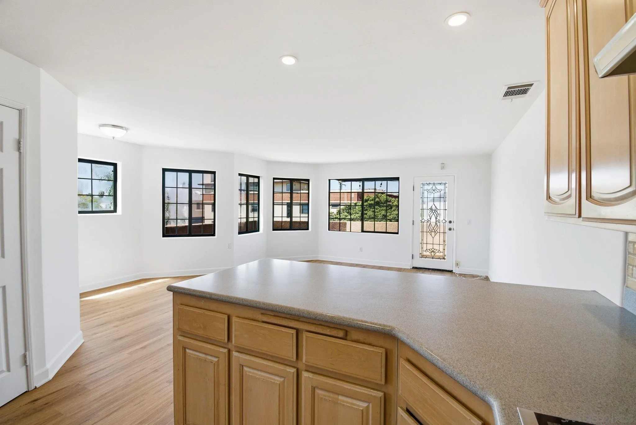 Photo #7: 260009484 Listing: Photo #7