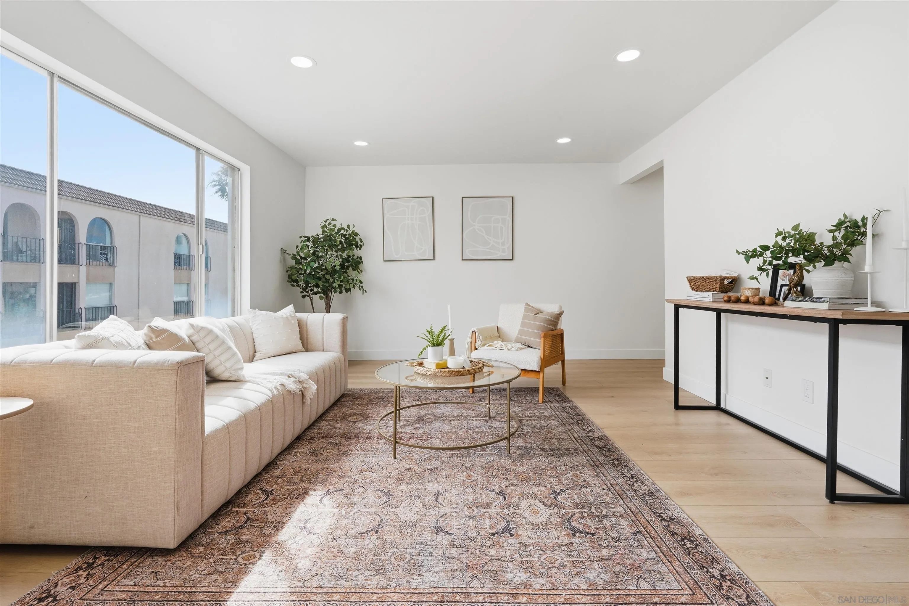 Photo #4: 260009488 Listing: Photo #4