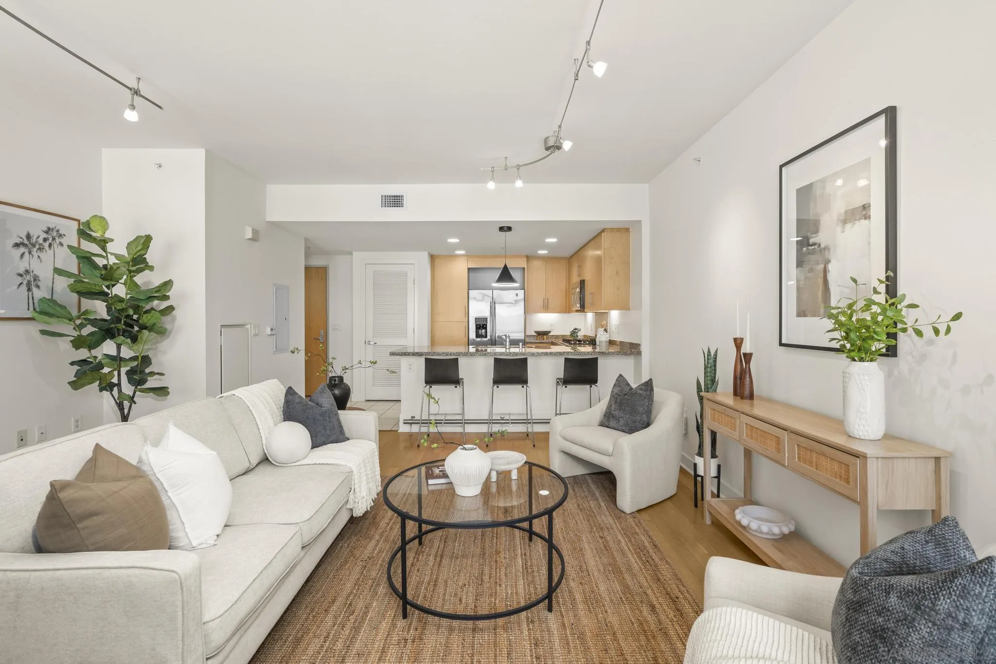 Photo #2: 260009495 Listing: Photo #2