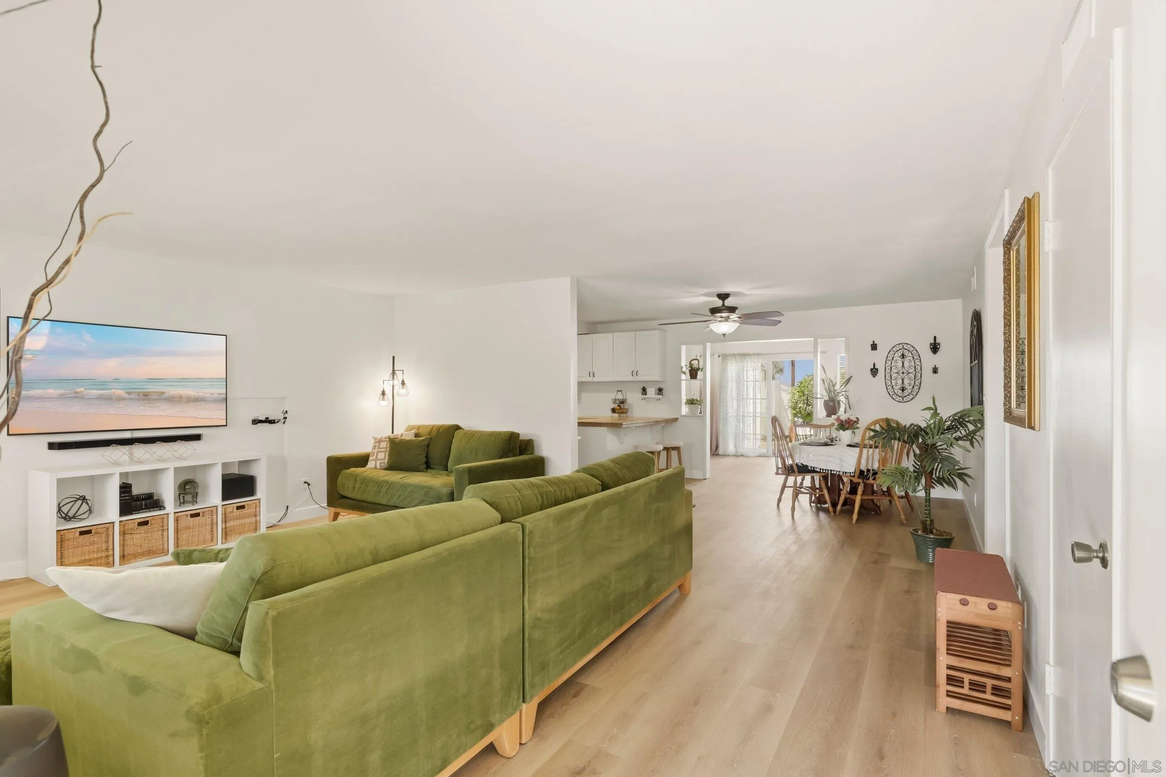 https://cdn.realtyfeed.com/cdn/127/260009496/015ebe78272ee319dd5f0ca8edfb373c.webp