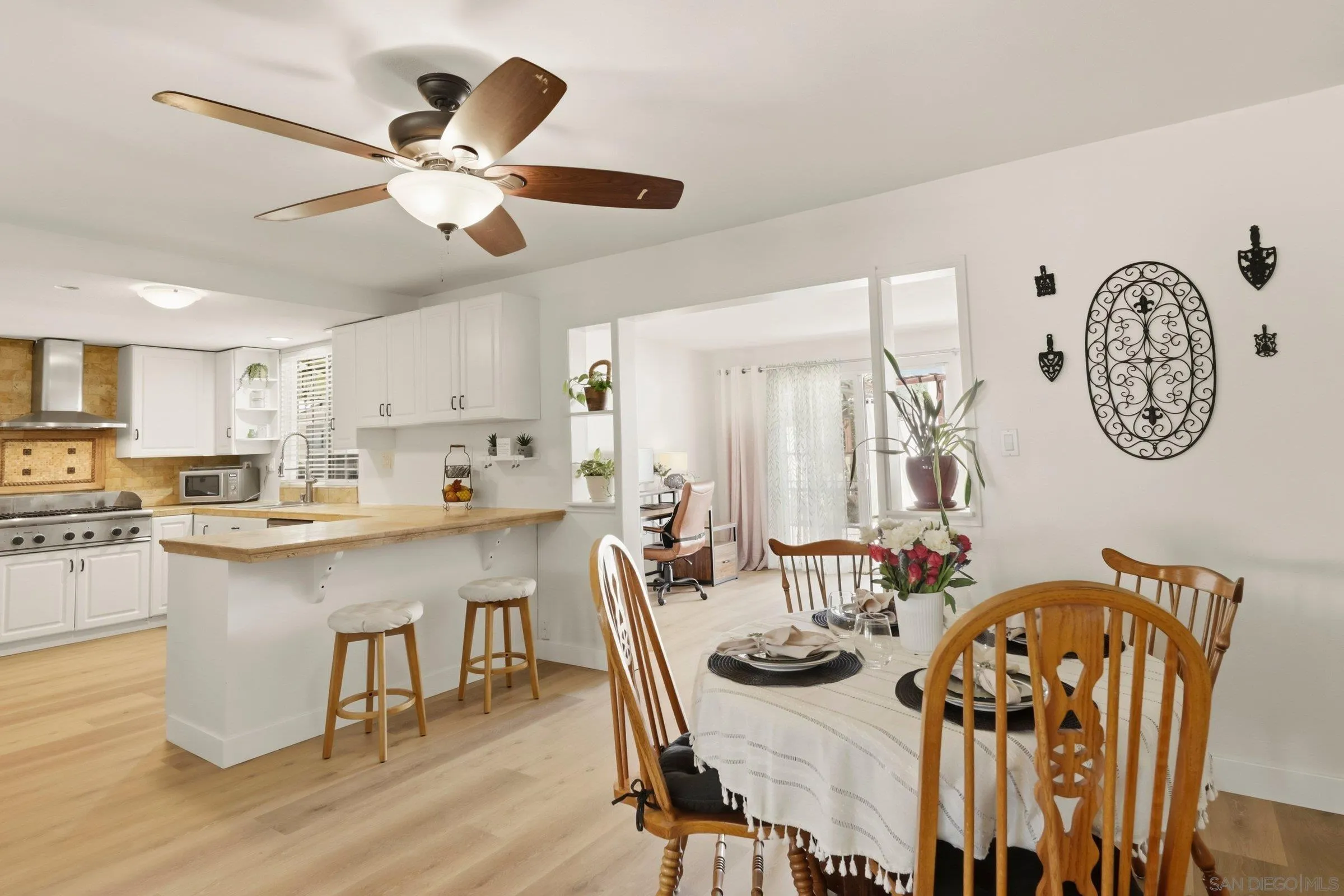 https://cdn.realtyfeed.com/cdn/127/260009496/06be9cea569b2cc96aaad645e4a64f2e.webp