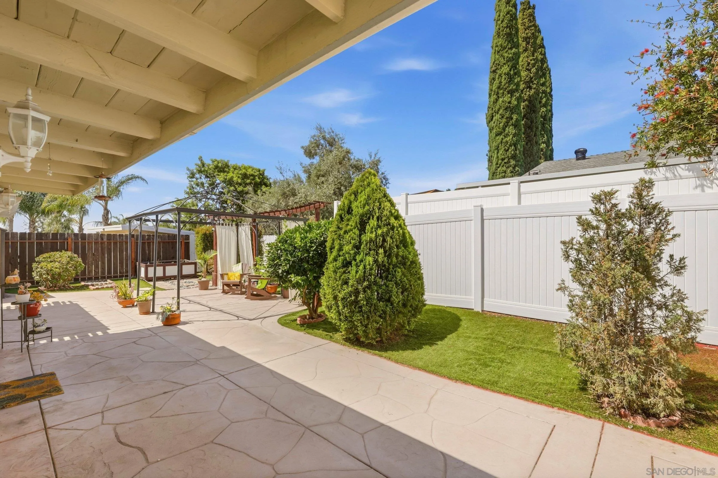 https://cdn.realtyfeed.com/cdn/127/260009496/12c71ae64d9a4338ec0fa0a2c1b053c6.webp